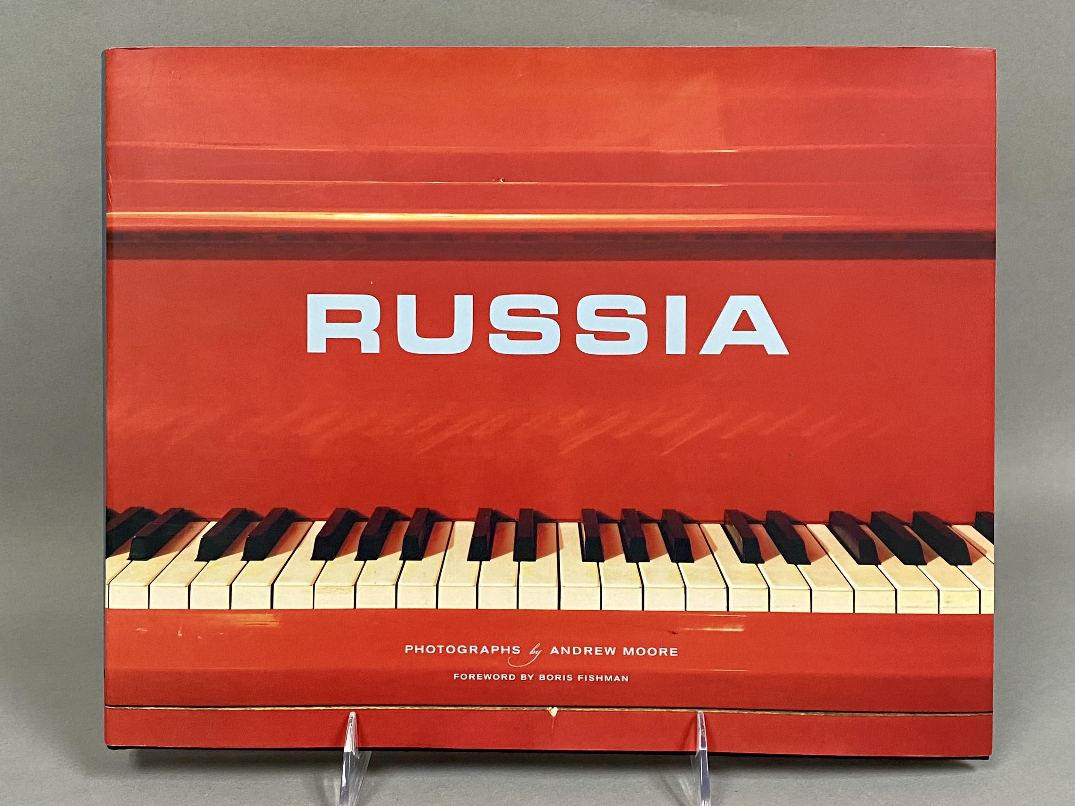 Moore. Russia: Beyond Utopia. 2005. (DJ)