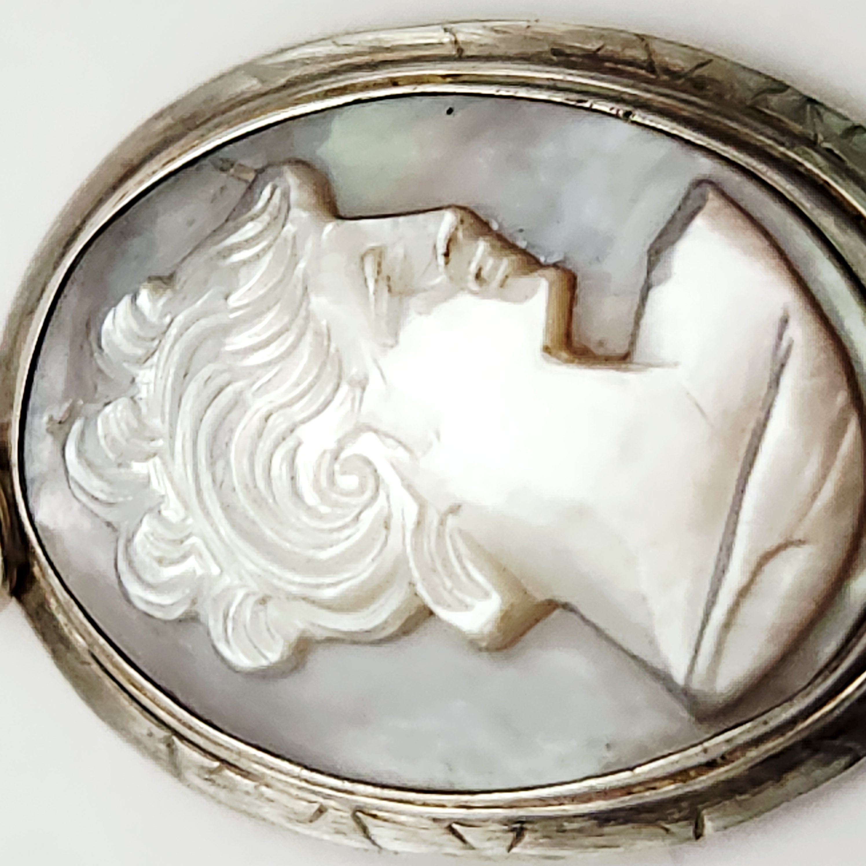 Mother-of-Pearl Cameo Pendant