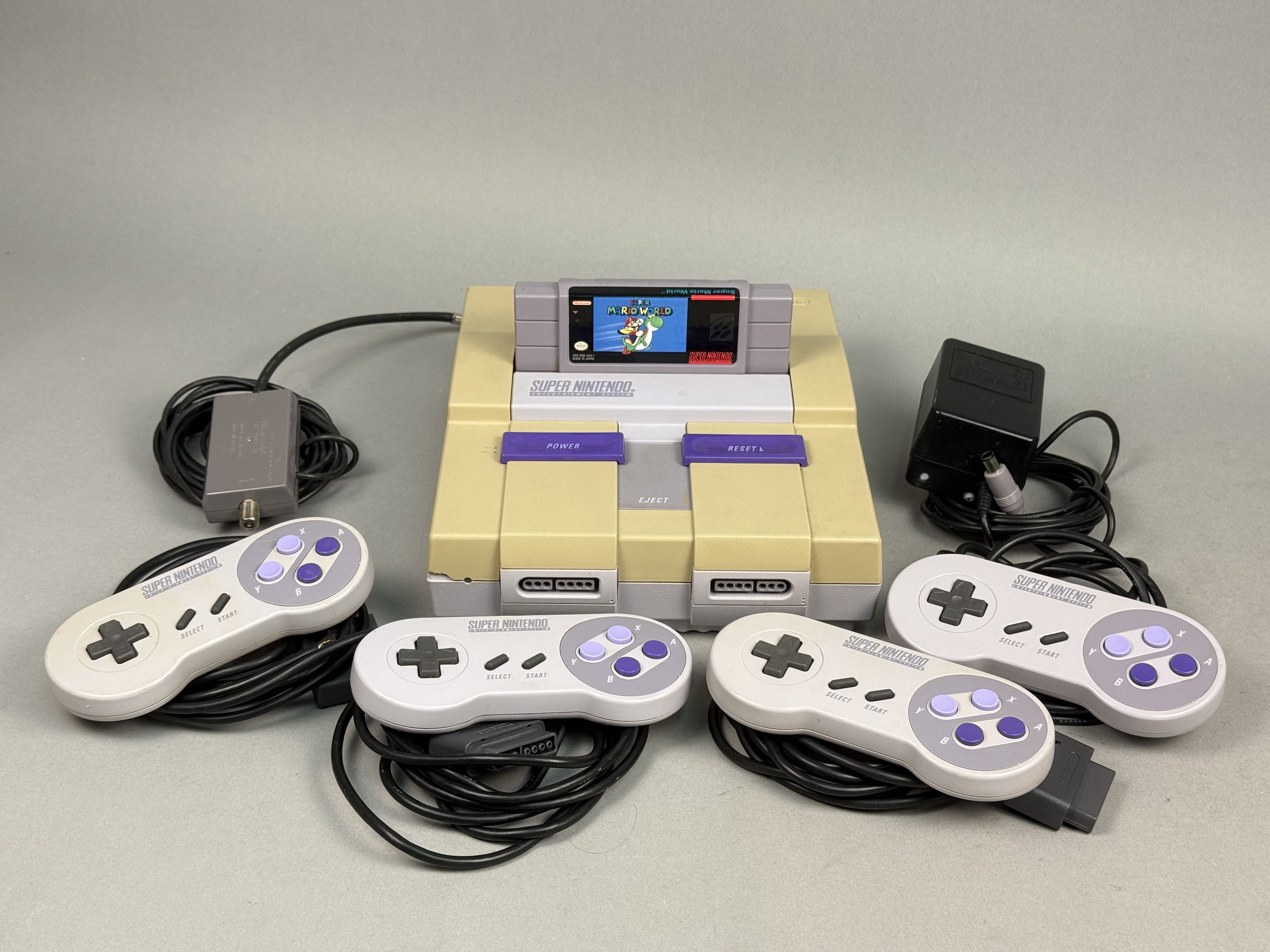 Nintendo Super Nintendo SNES Bundle