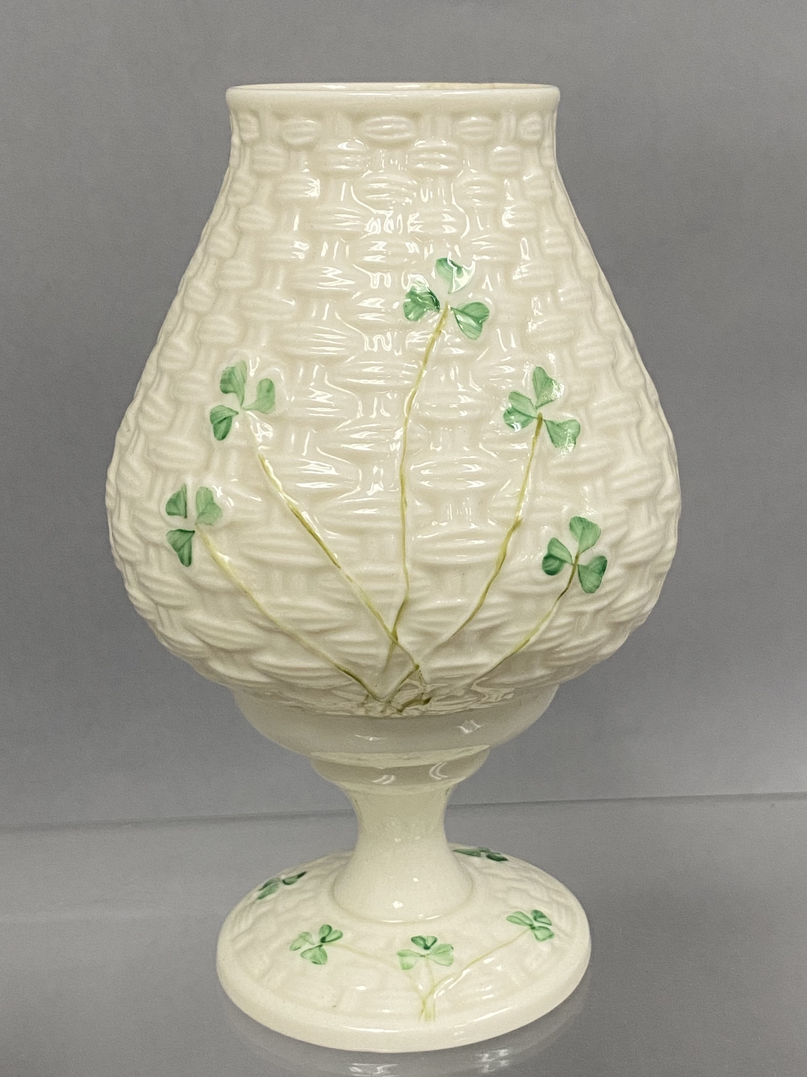 Belleek Shamrock Basketweave Fairy Lamp