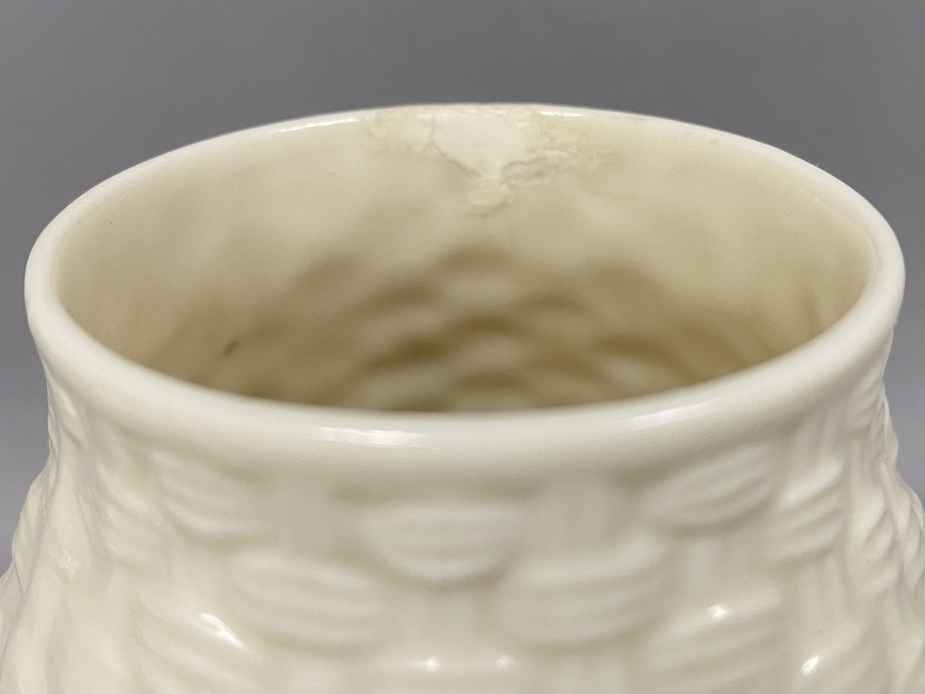 Belleek Shamrock Basketweave Fairy Lamp