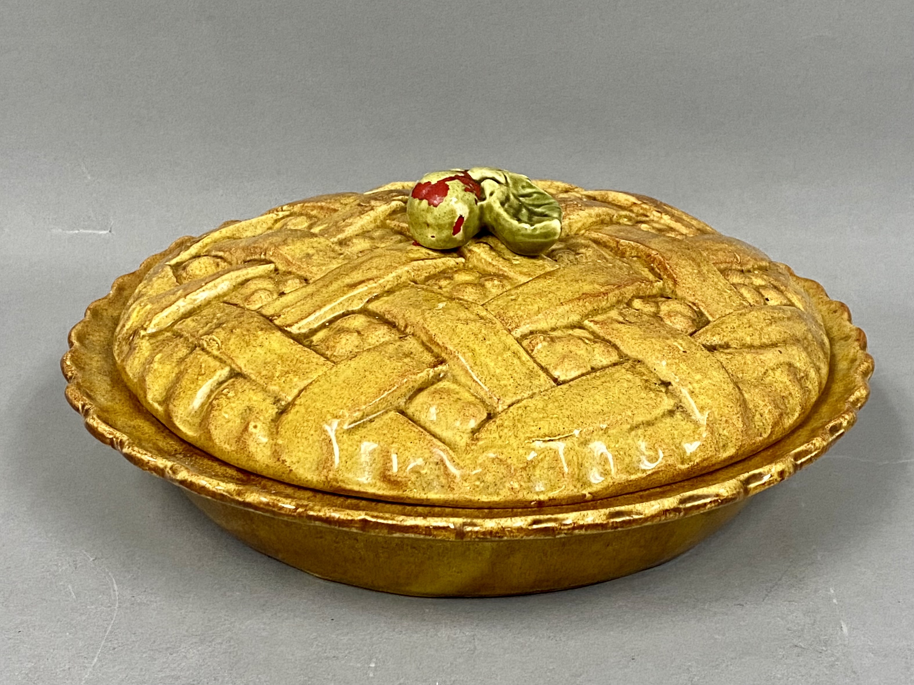 NAC Ceramic Lattice Pie Dish