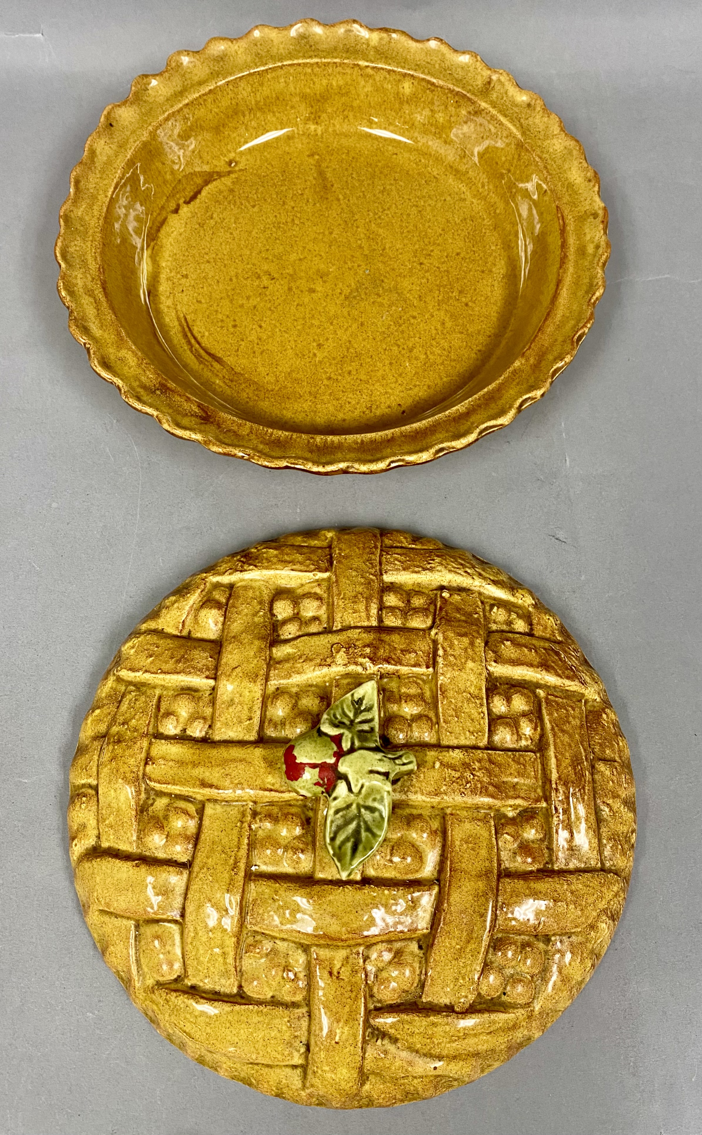 NAC Ceramic Lattice Pie Dish