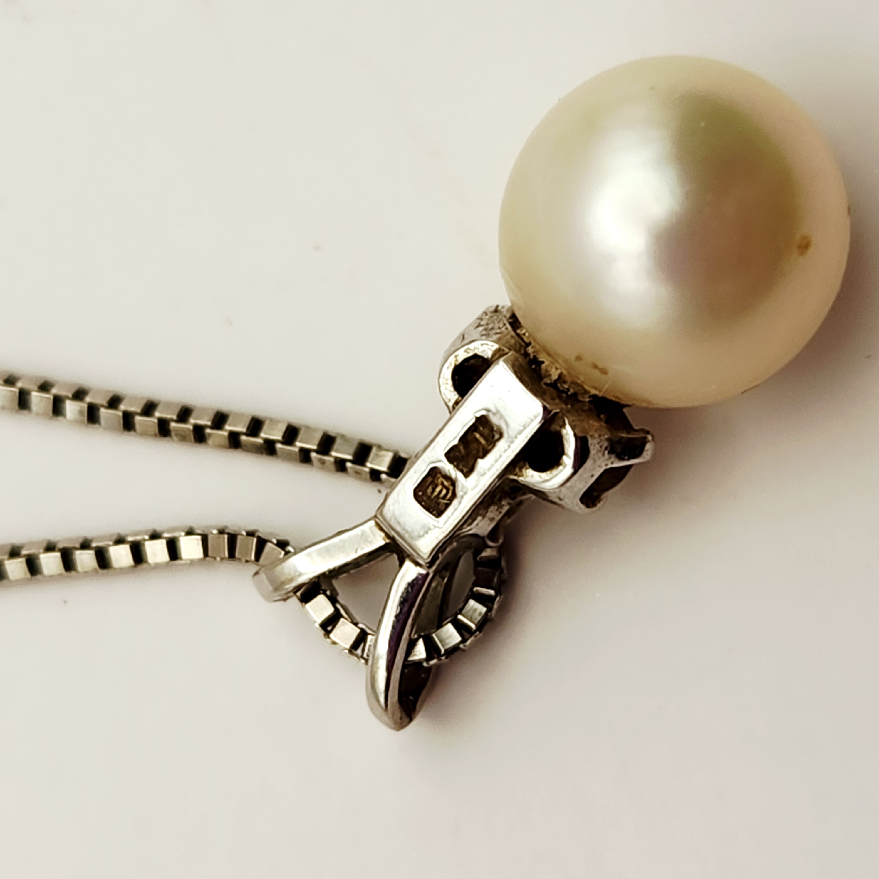 14K Gold Pearl Necklace 3.8 Grams