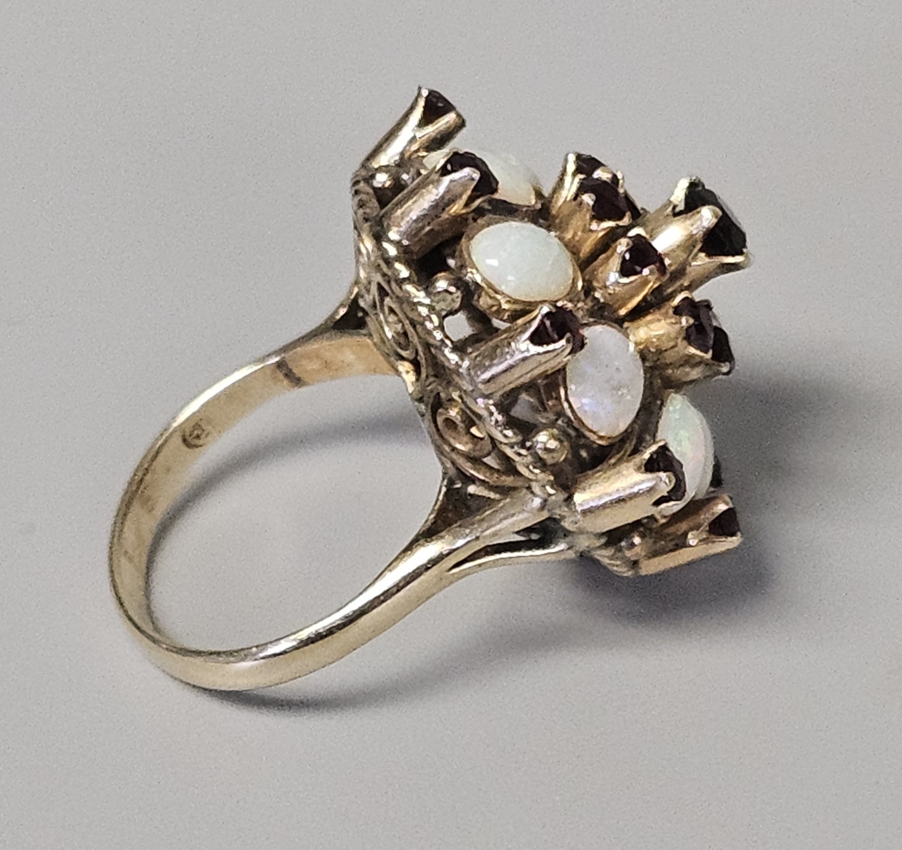 14K Gold Opal Garnet Princess Ring 7.4 Grams