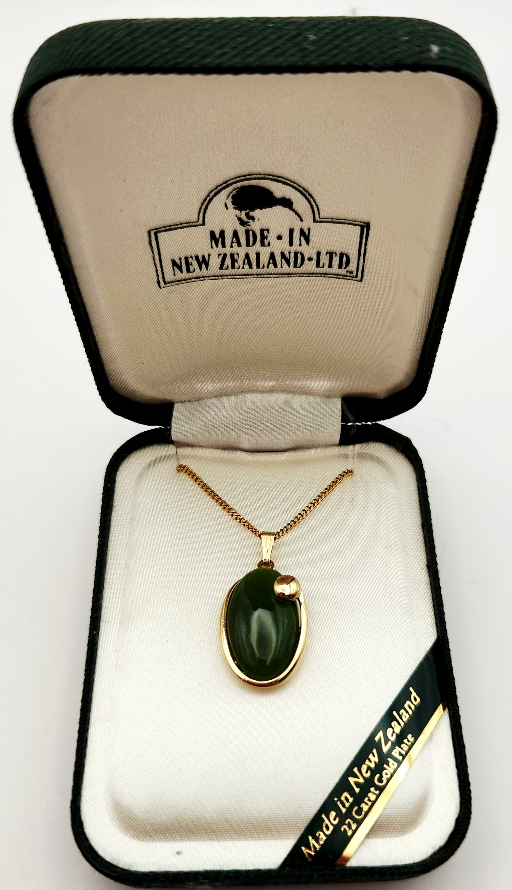 Ariki New Zealand Greenstone Pendant Necklace