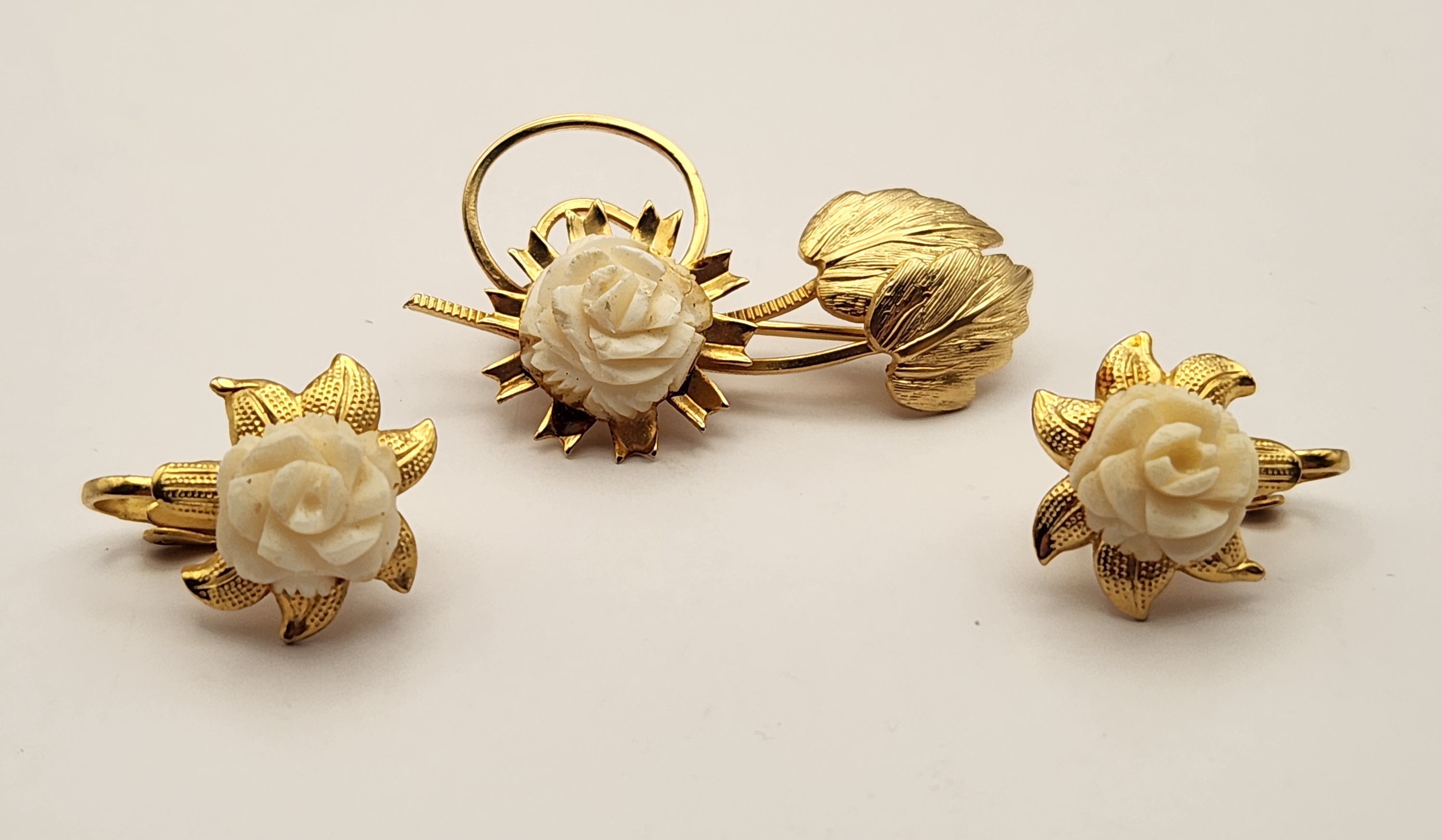 Carved Rose Jewelry Set