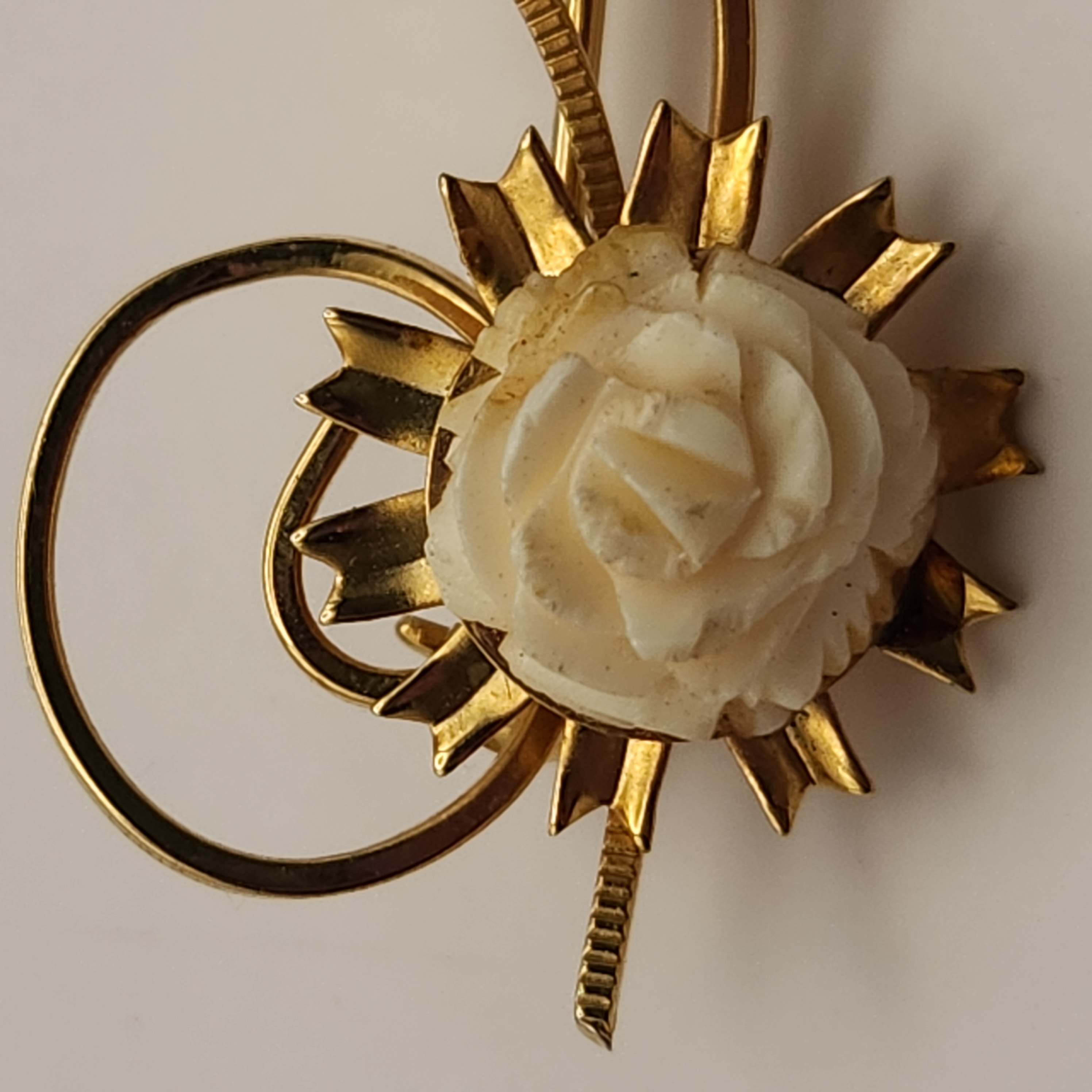 Carved Rose Jewelry Set