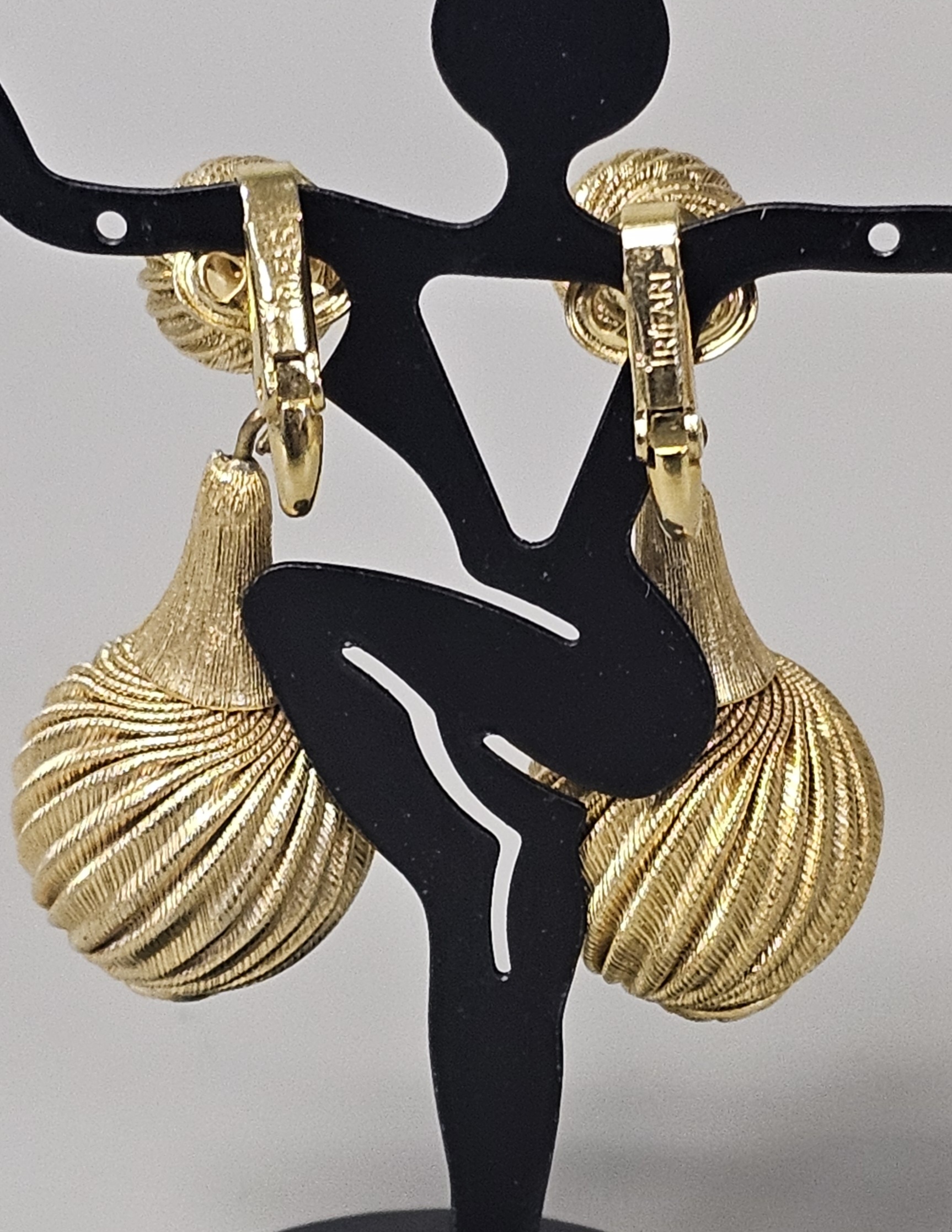 Vintage Trifari Textured Drop Earrings