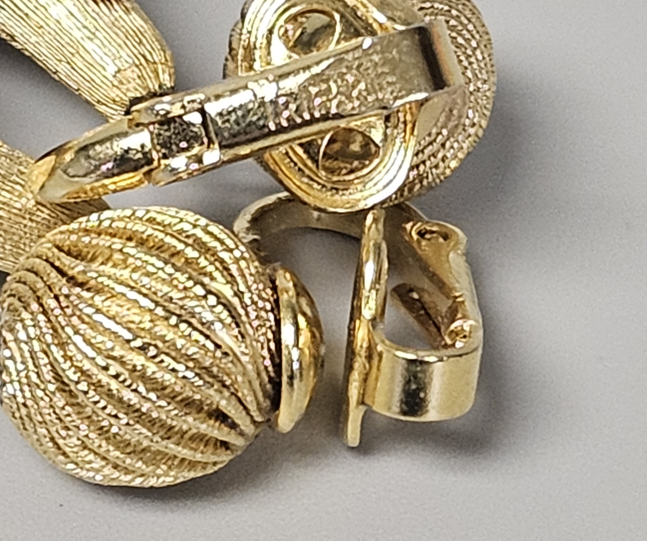 Vintage Trifari Textured Drop Earrings