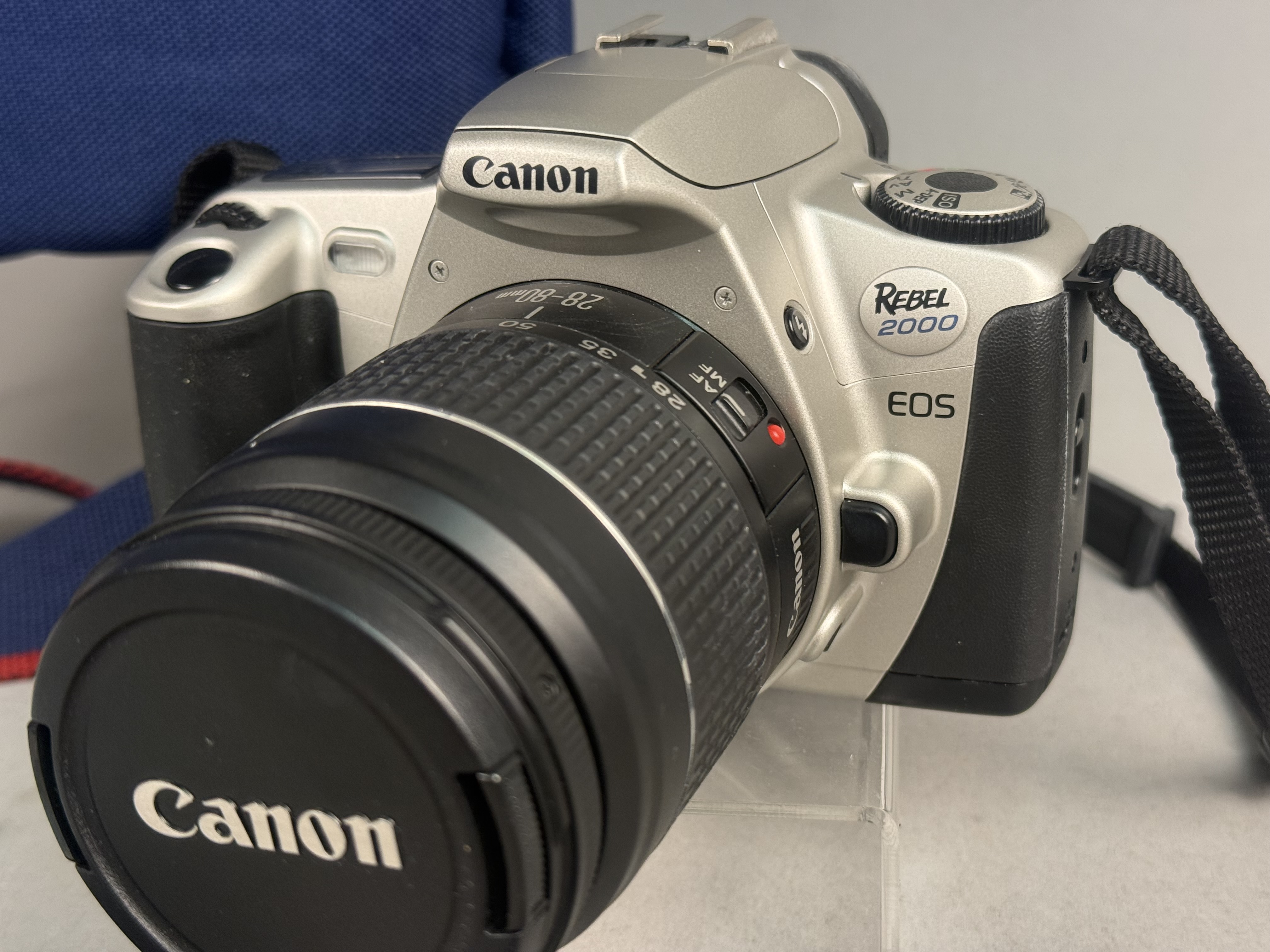 Canon Rebel 2000 35mm SLR Kit