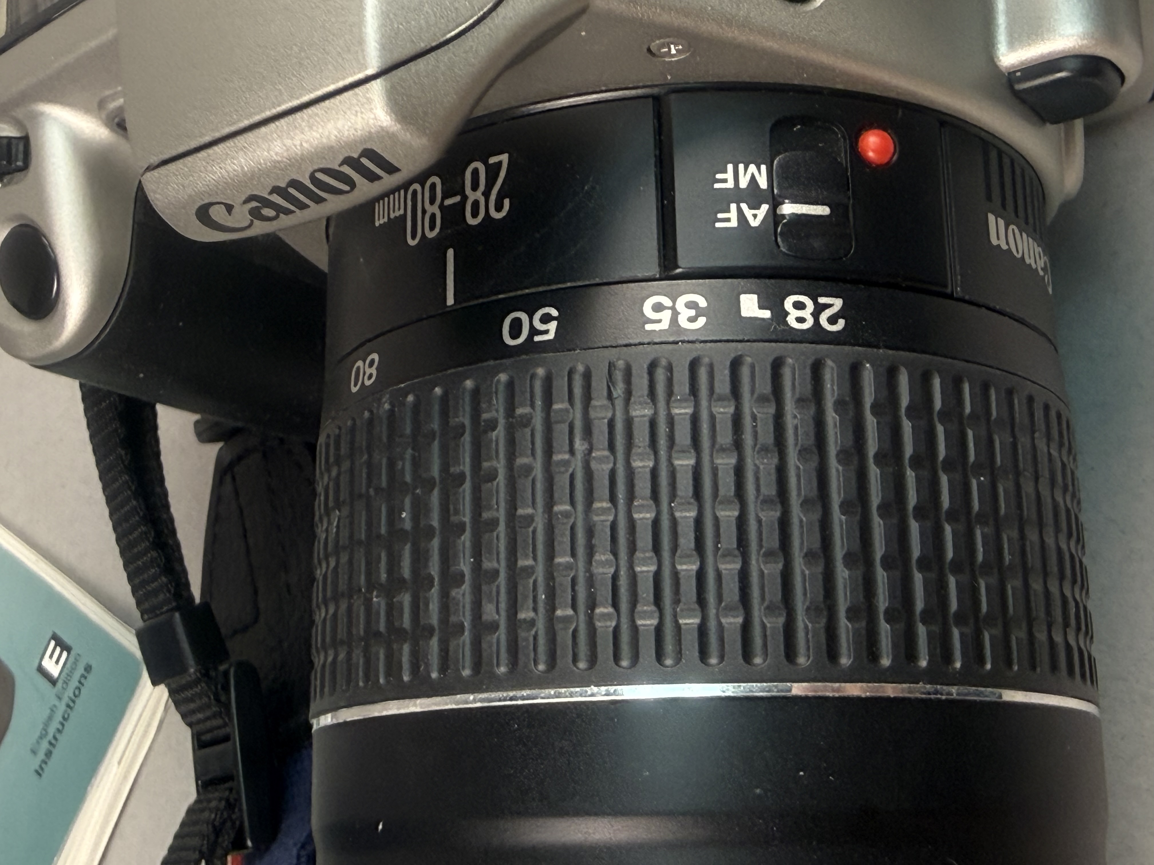 Canon Rebel 2000 35mm SLR Kit