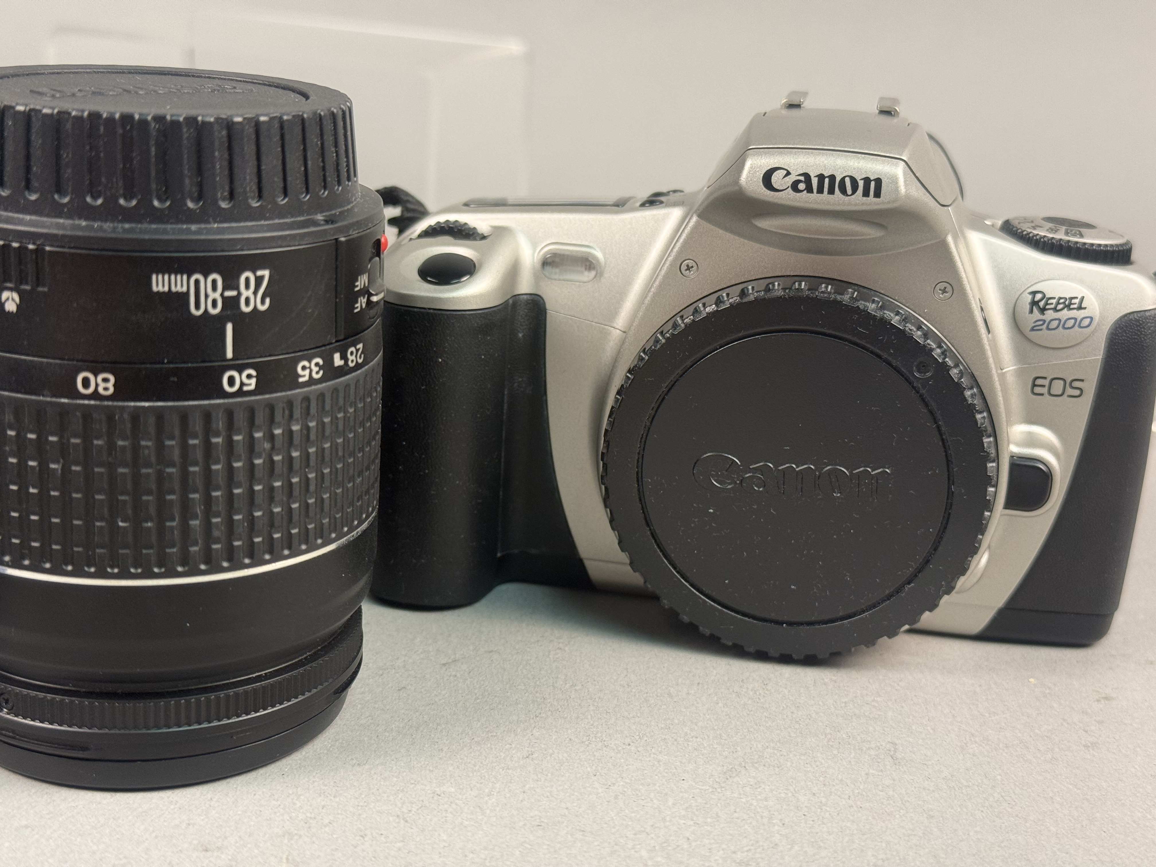 Canon Rebel 2000 35mm SLR Kit