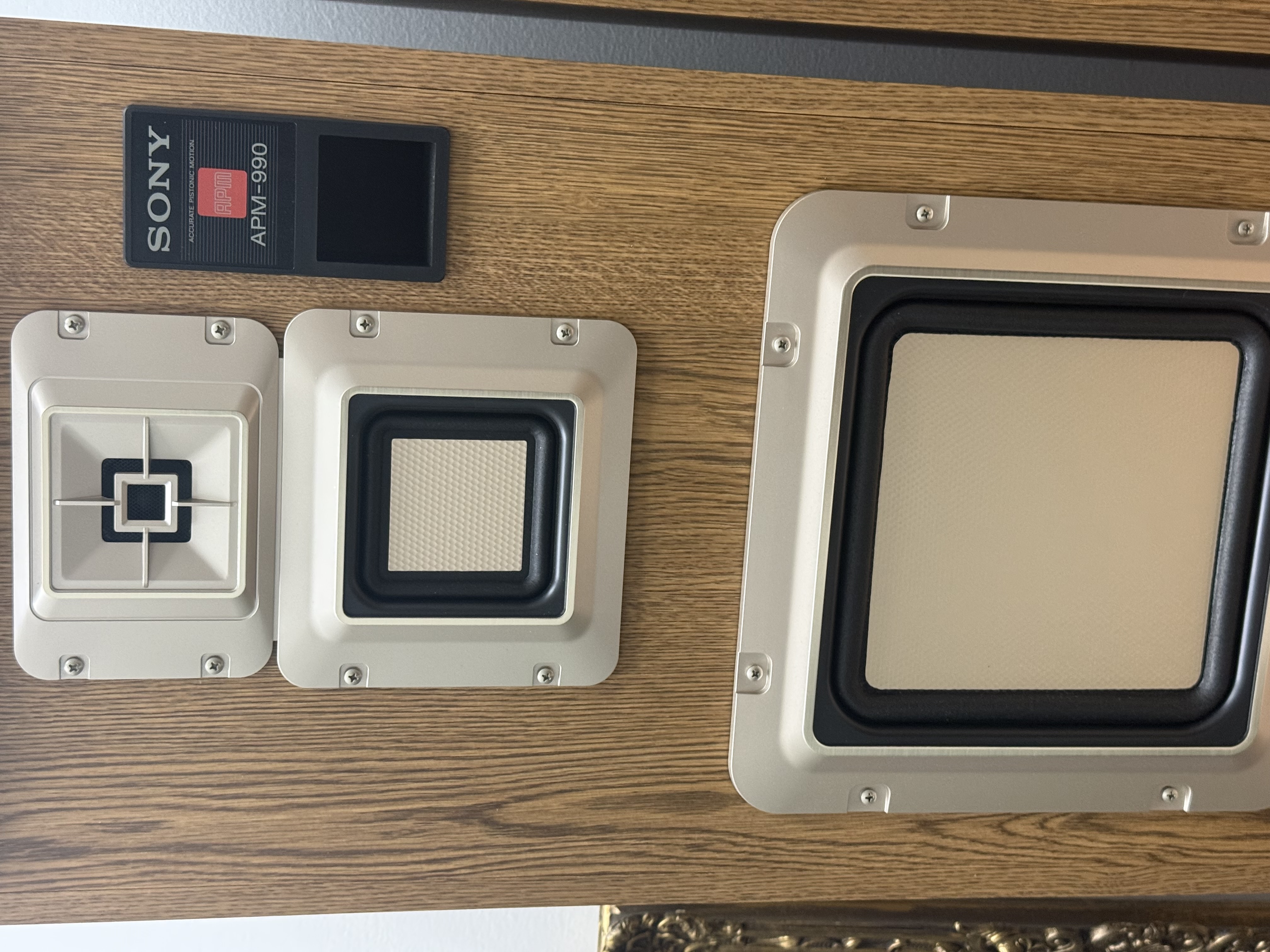 Sony APM-990 Wood Grain Floor Speakers