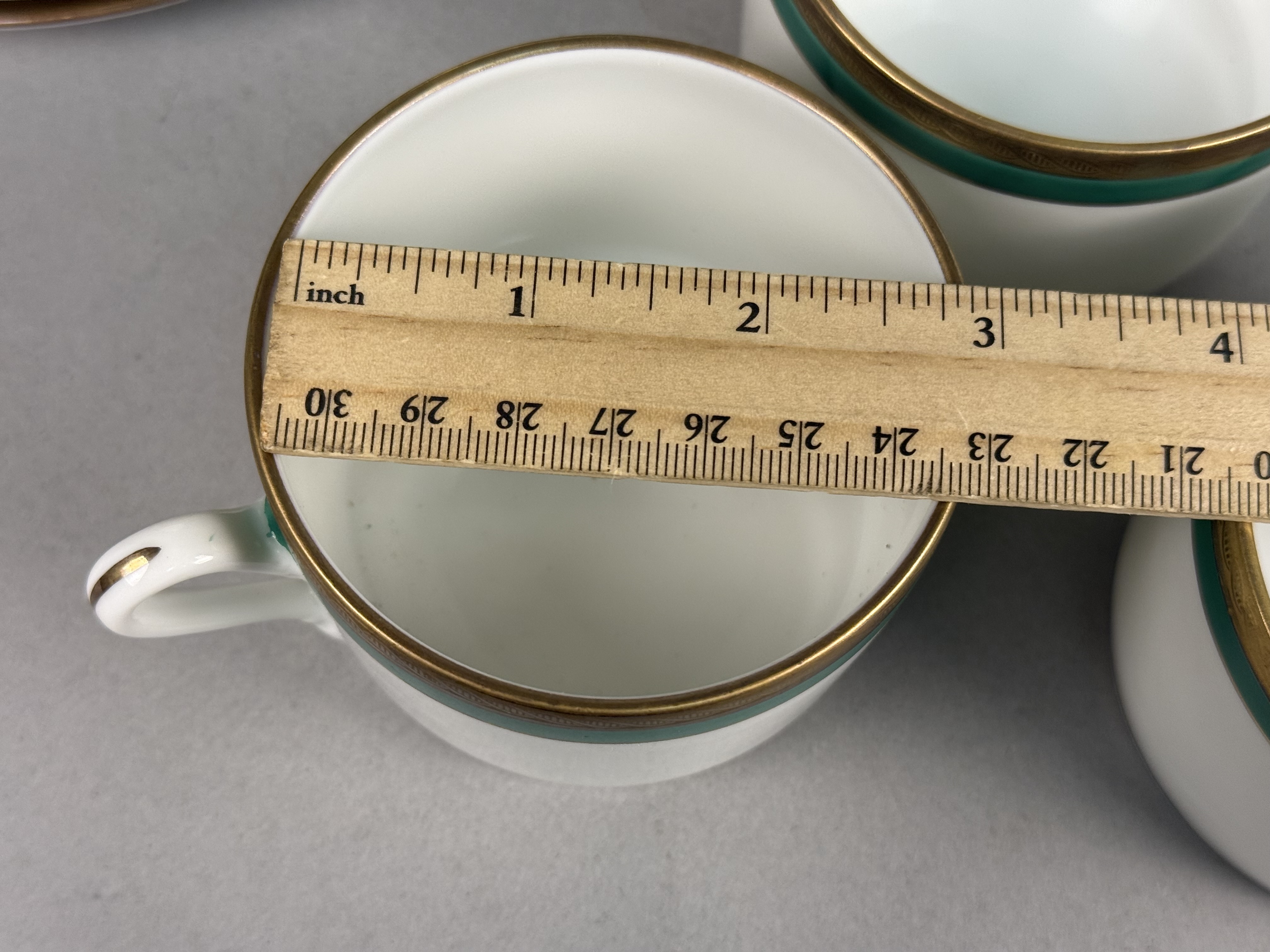 Richard Ginori Palermo Green Porcelain Dinner Service