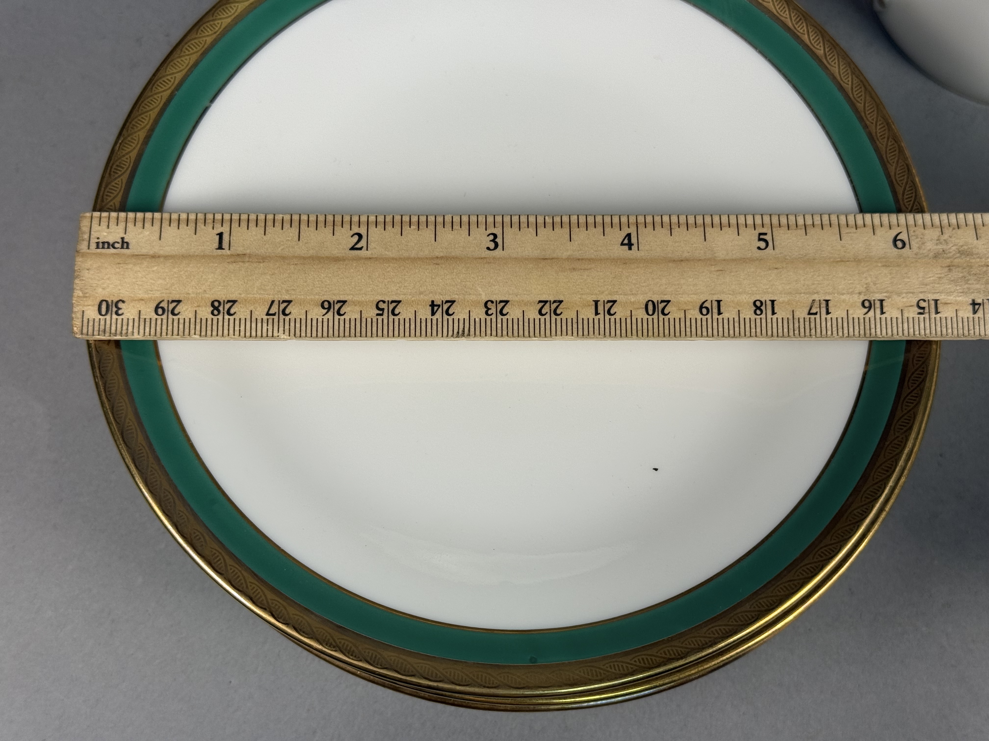 Richard Ginori Palermo Green Porcelain Dinner Service
