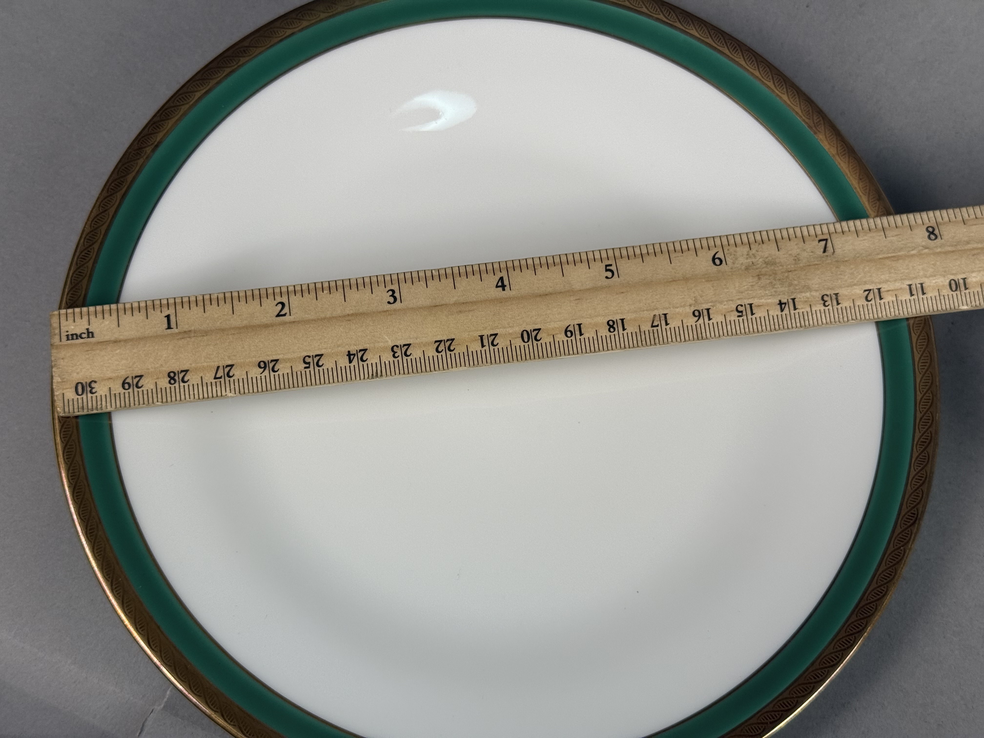 Richard Ginori Palermo Green Porcelain Dinner Service