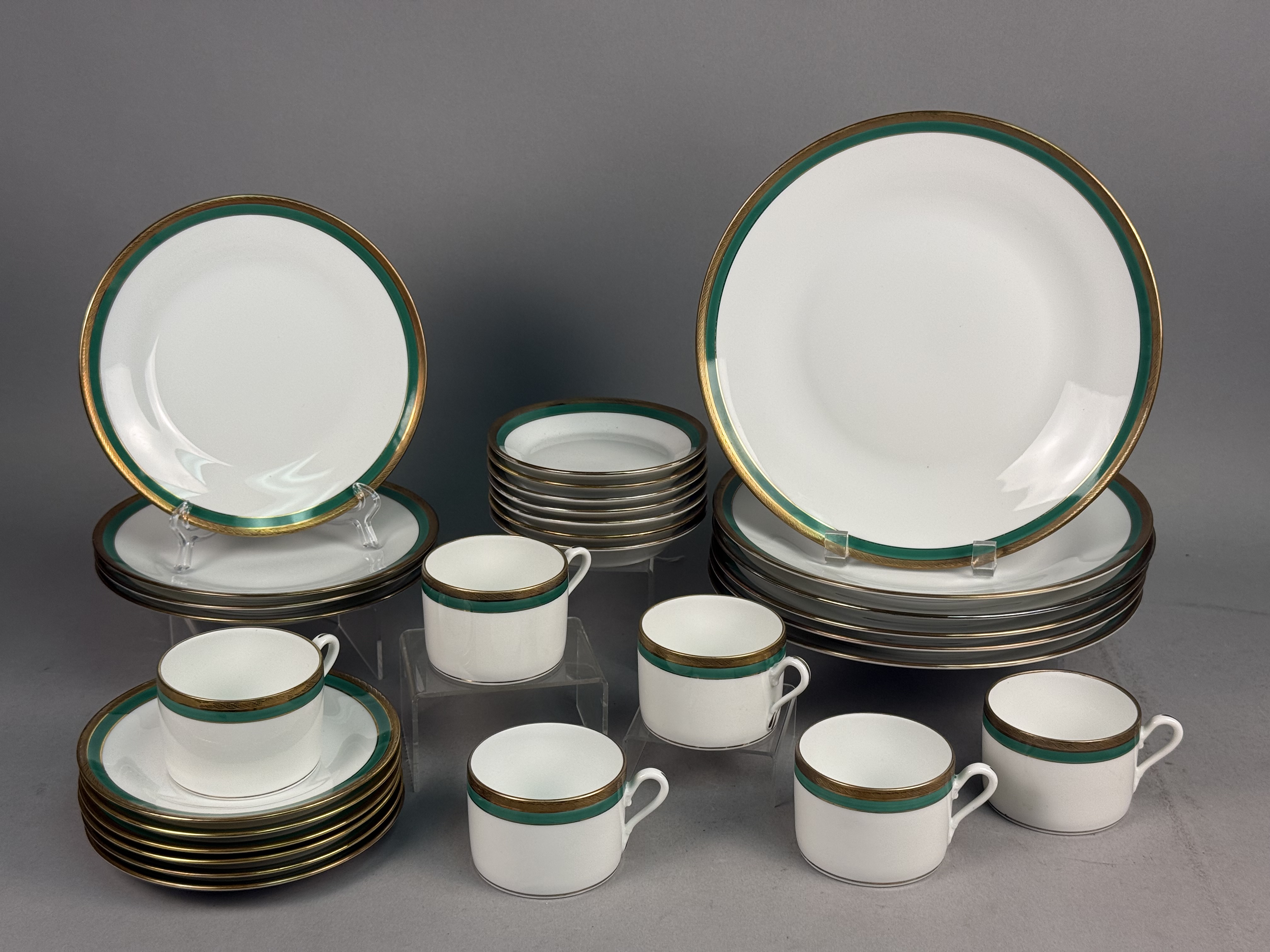 Richard Ginori Palermo Green Porcelain Dinner Service