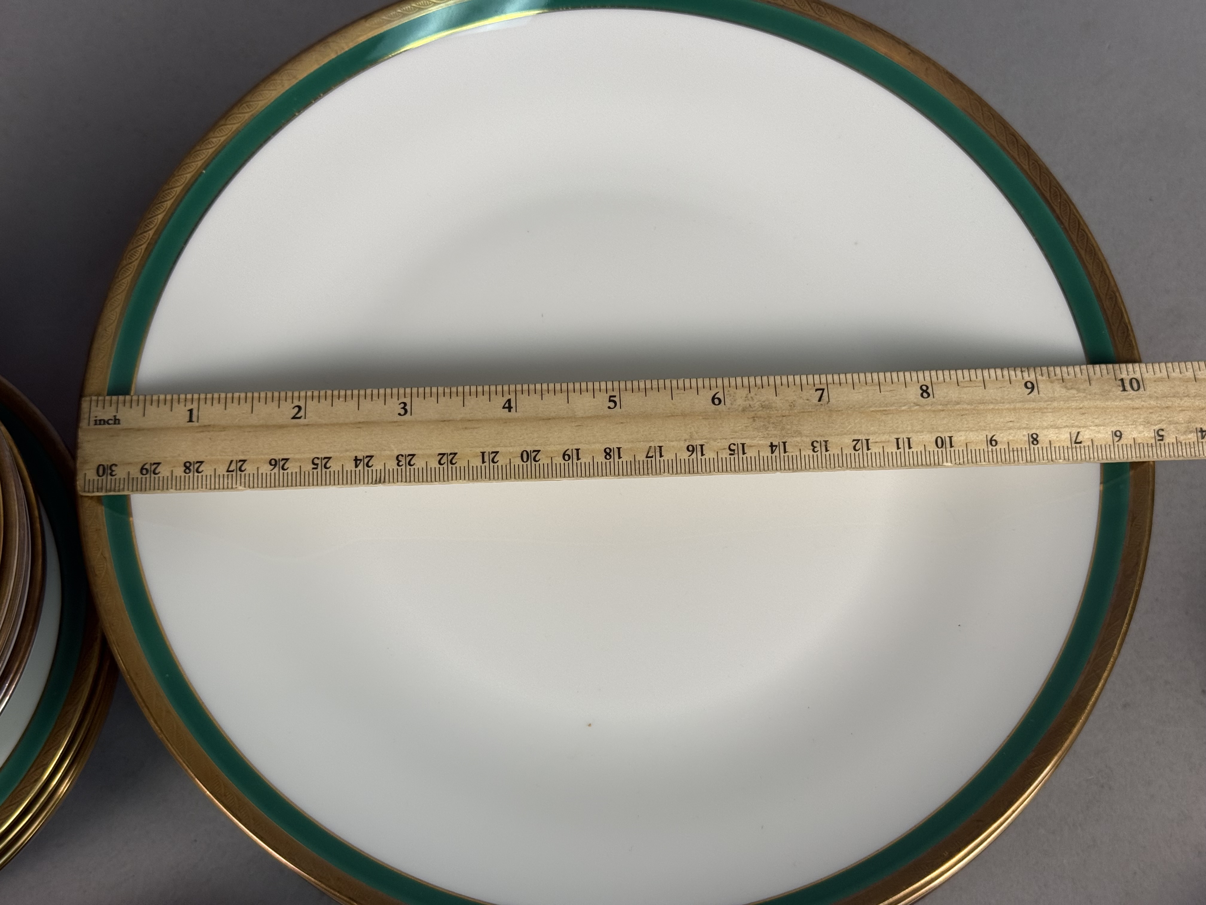 Richard Ginori Palermo Green Porcelain Dinner Service