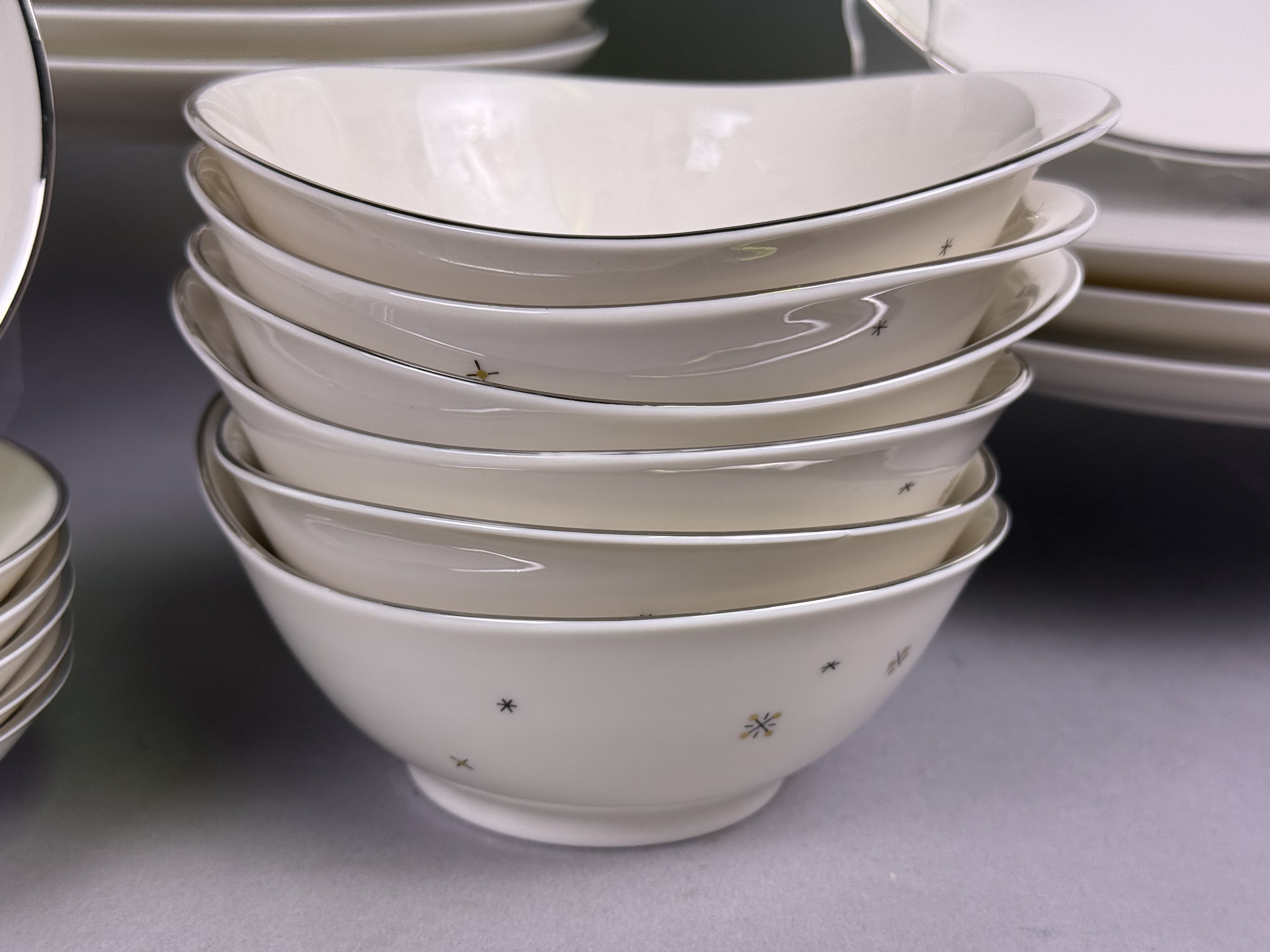 35pc Atomic Starburst Porcelain Dinnerware