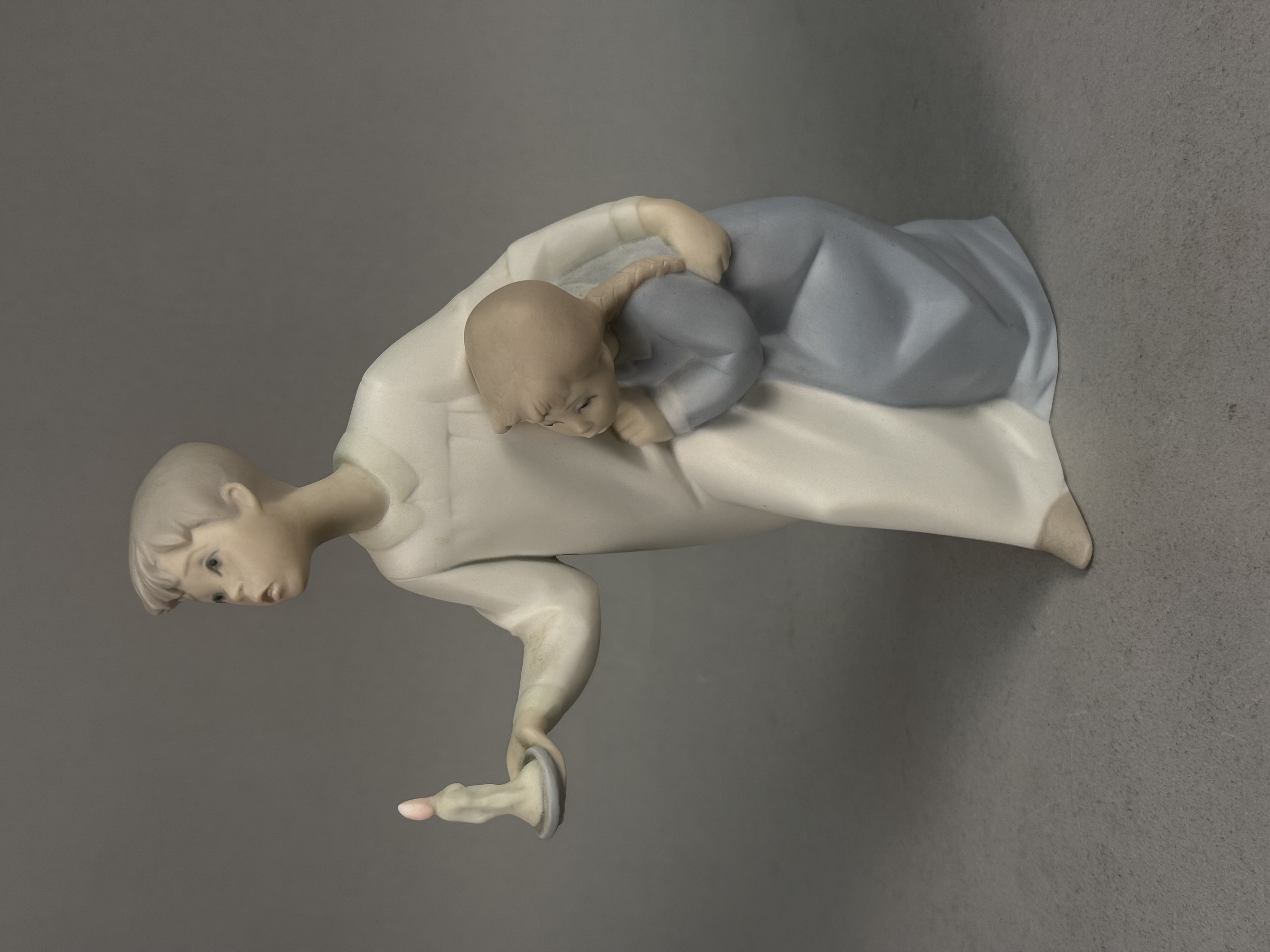 Lladró Matte Porcelain Children & Candle Figurine