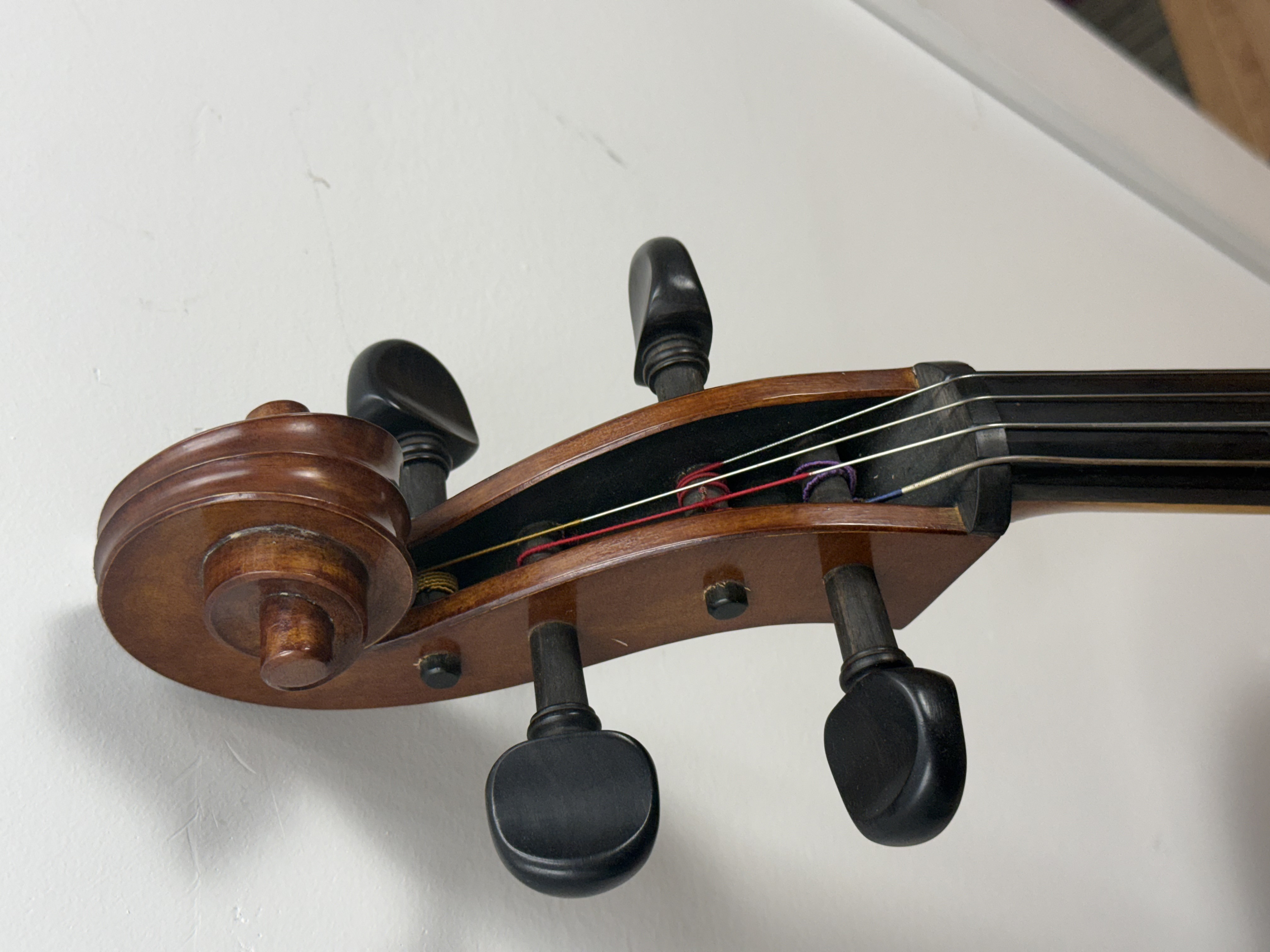 Alberto Morales Cello
