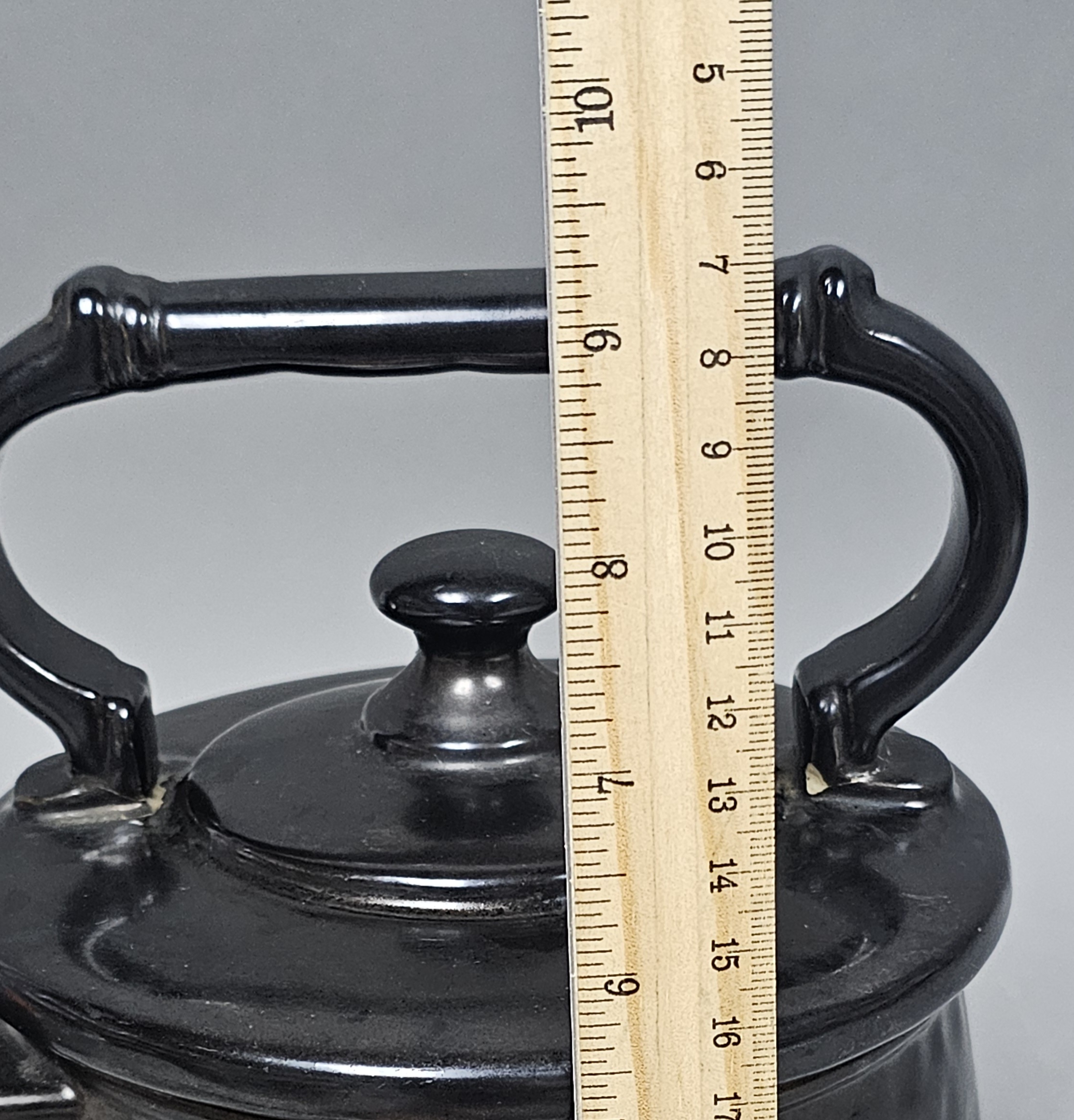 McCoy Hammered Ceramic Cookie Kettle