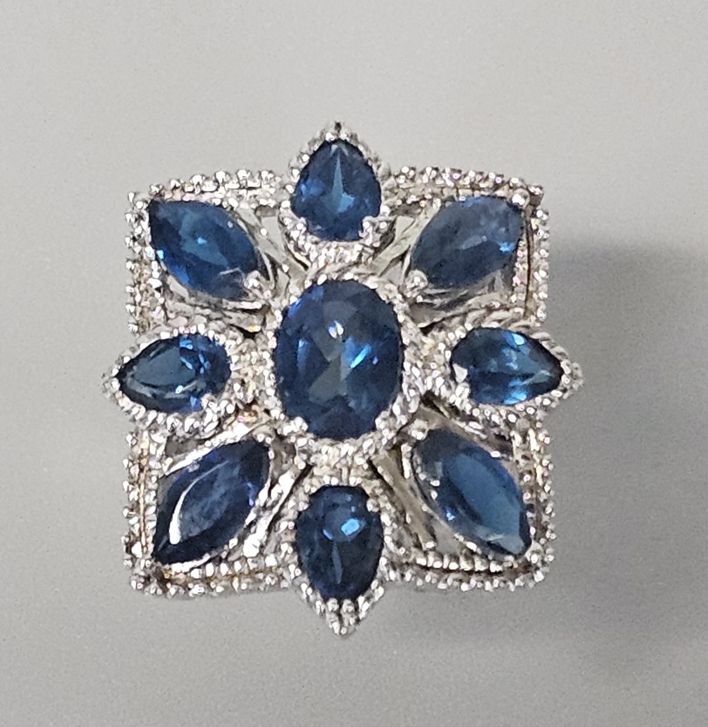 IST Sterling Blue Cluster Cocktail Ring 9.5 Grams