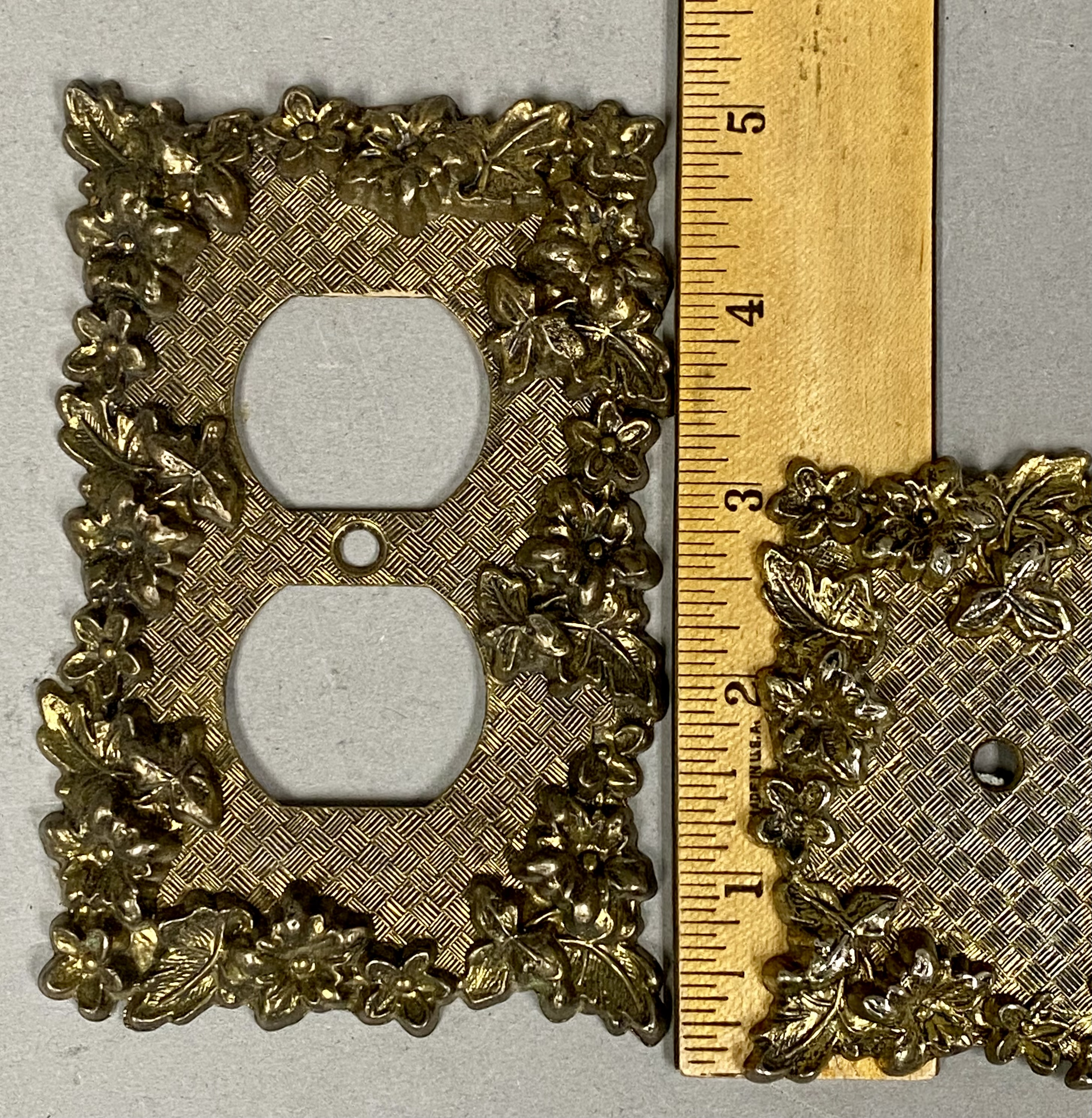 4 American Tack & HDWE Floral Wall Plates