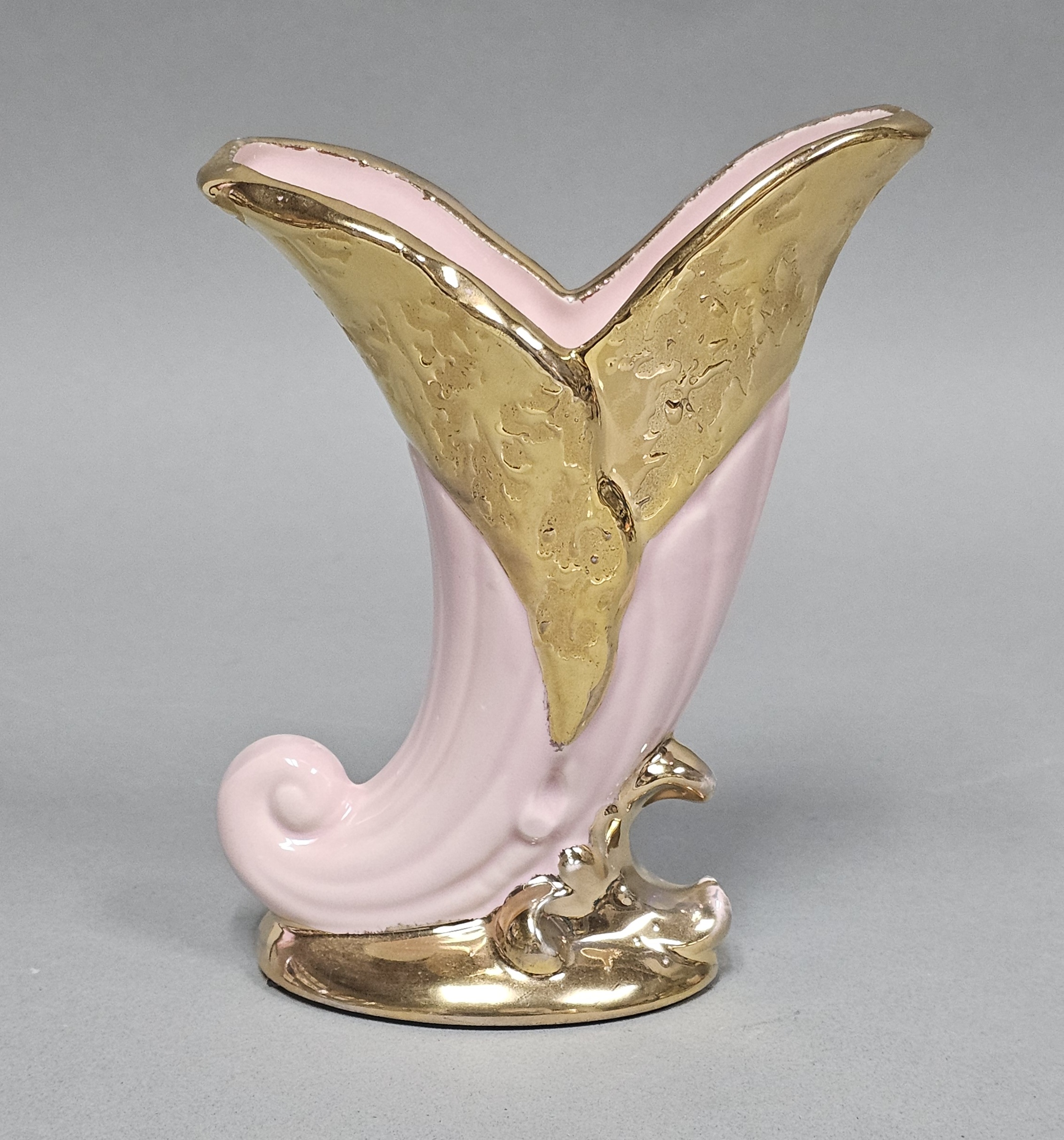 Ceramic Weeping Gold Cornucopia Vase