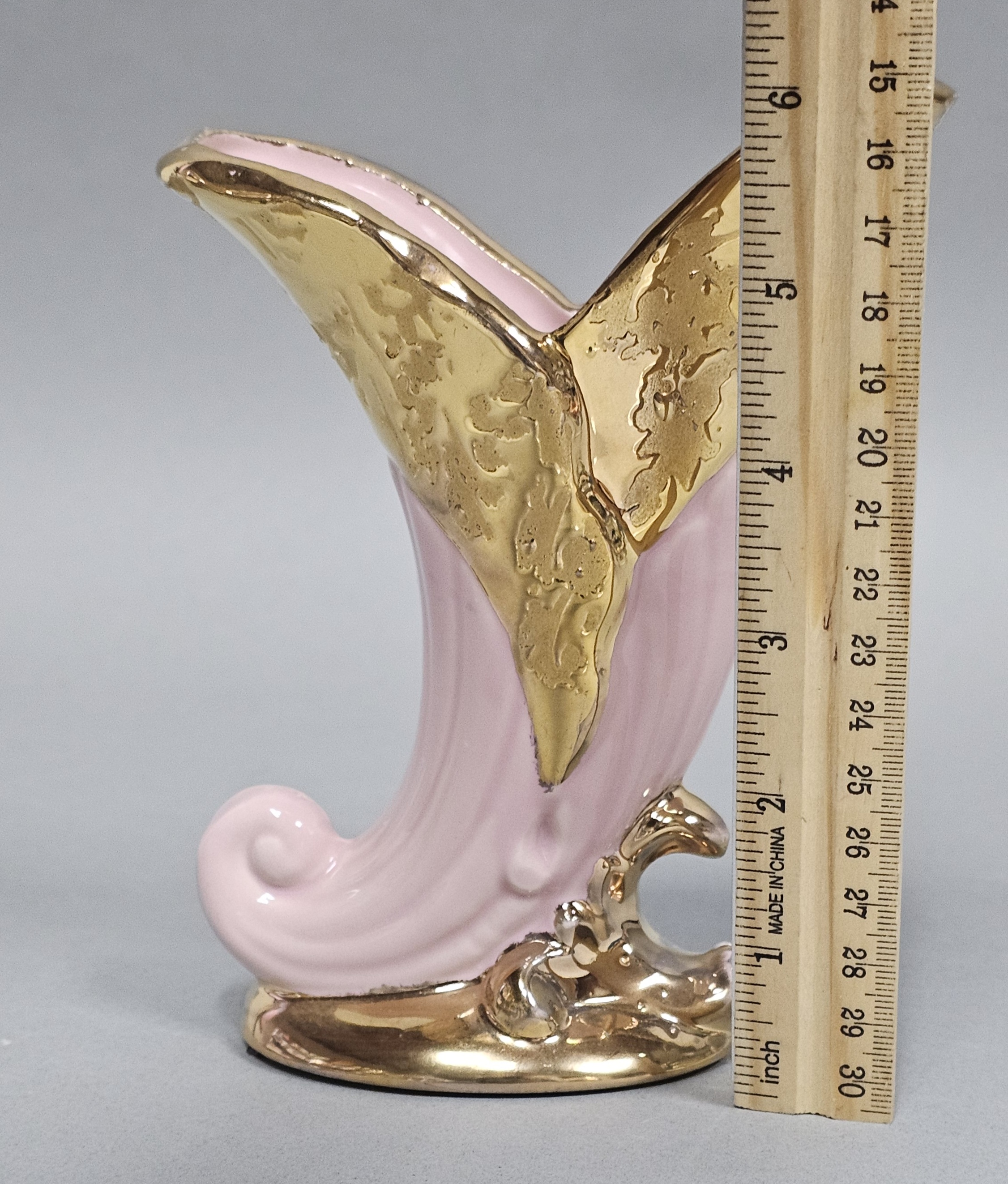 Ceramic Weeping Gold Cornucopia Vase
