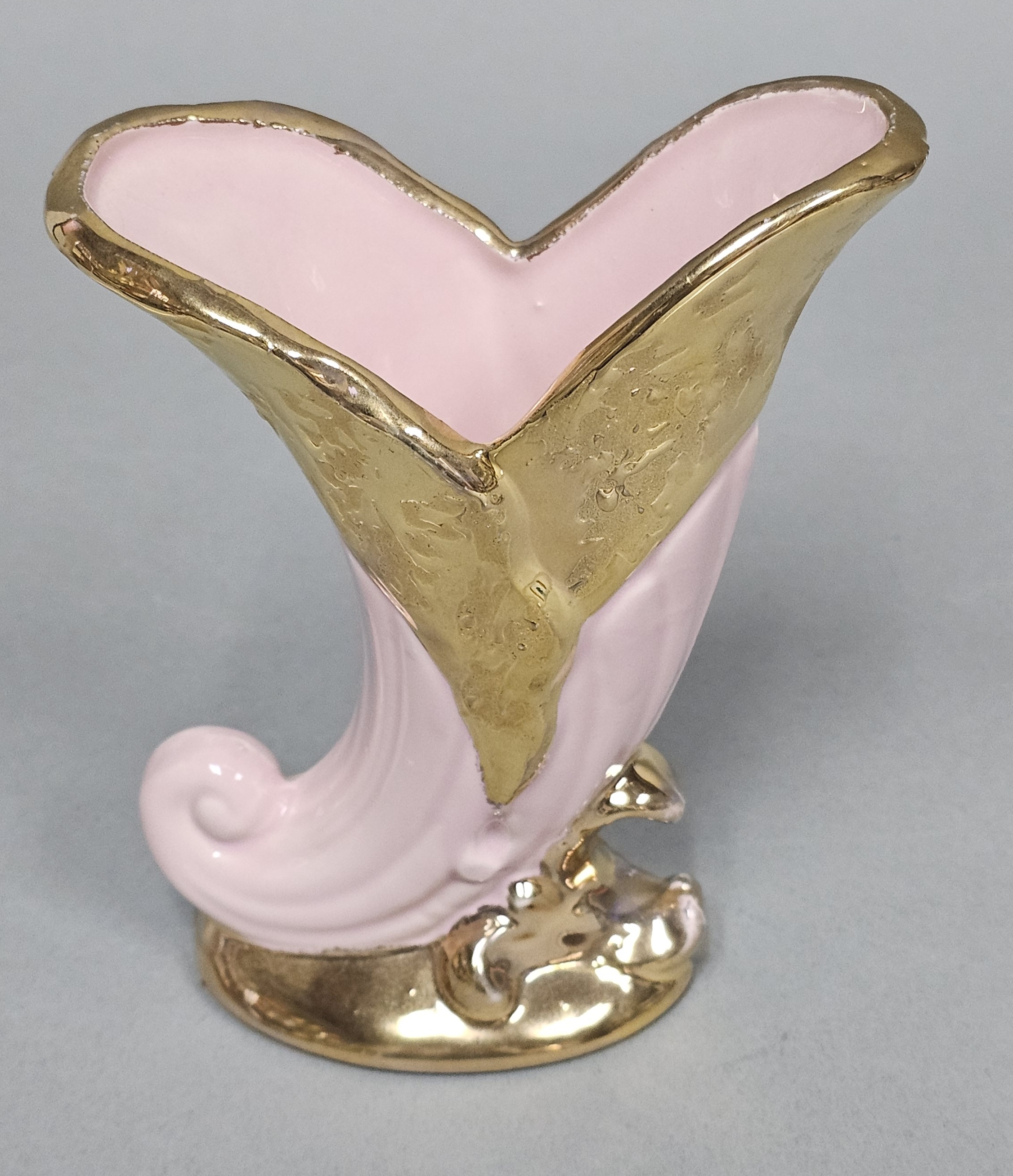 Ceramic Weeping Gold Cornucopia Vase
