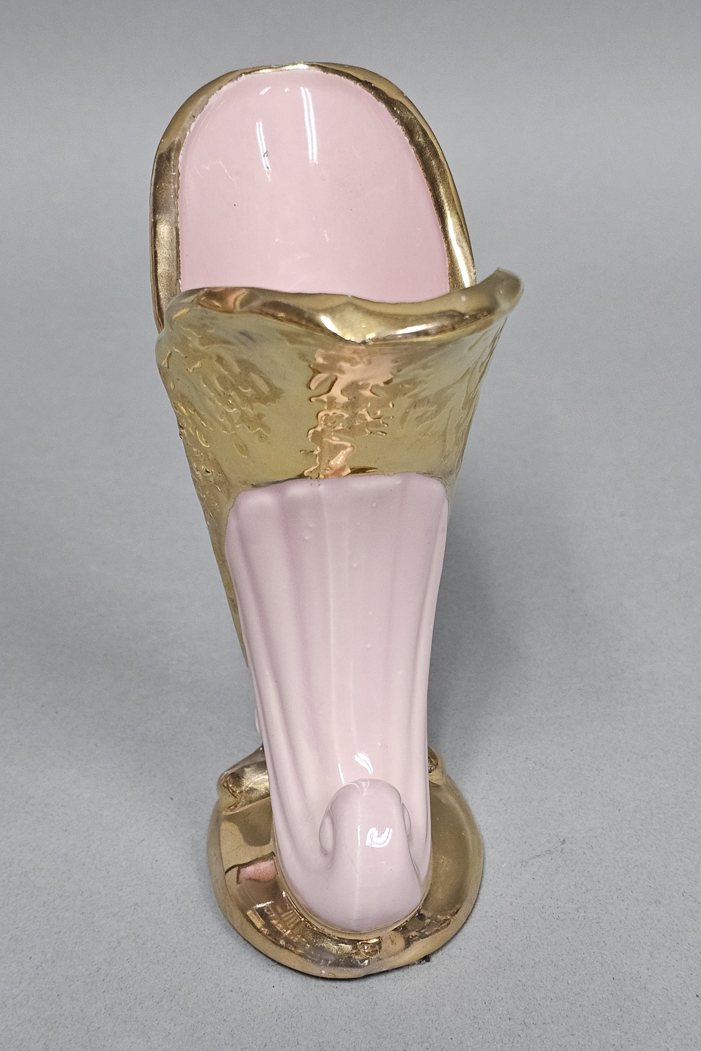 Ceramic Weeping Gold Cornucopia Vase