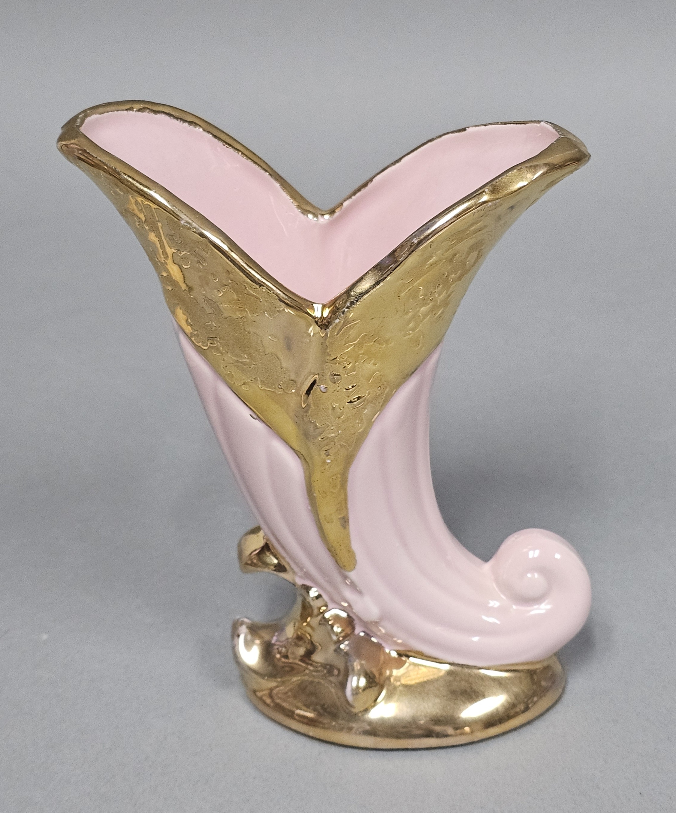 Ceramic Weeping Gold Cornucopia Vase