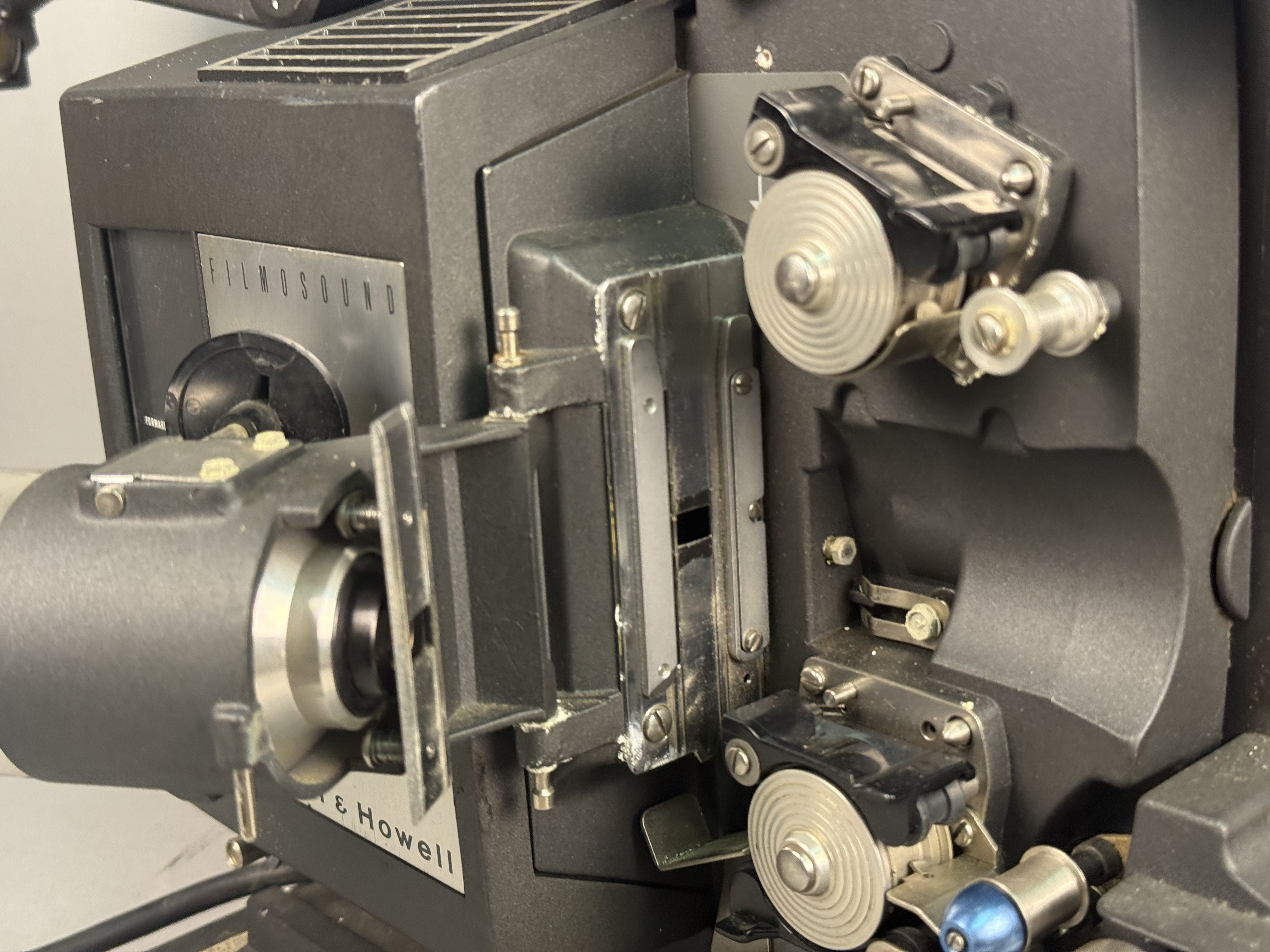 Bell & Howell Filmosound 535 16mm Projector