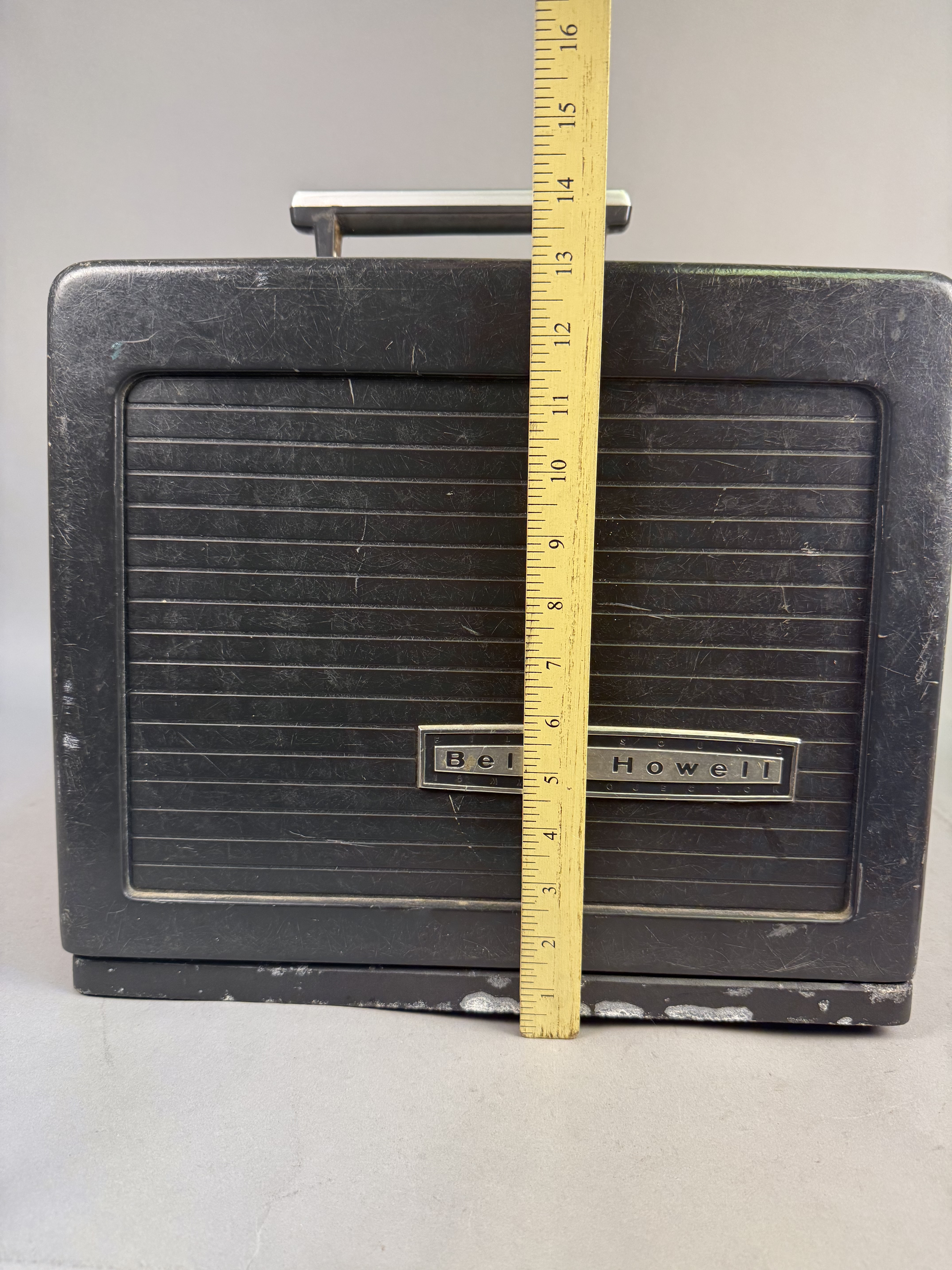 Bell & Howell Filmosound 535 16mm Projector