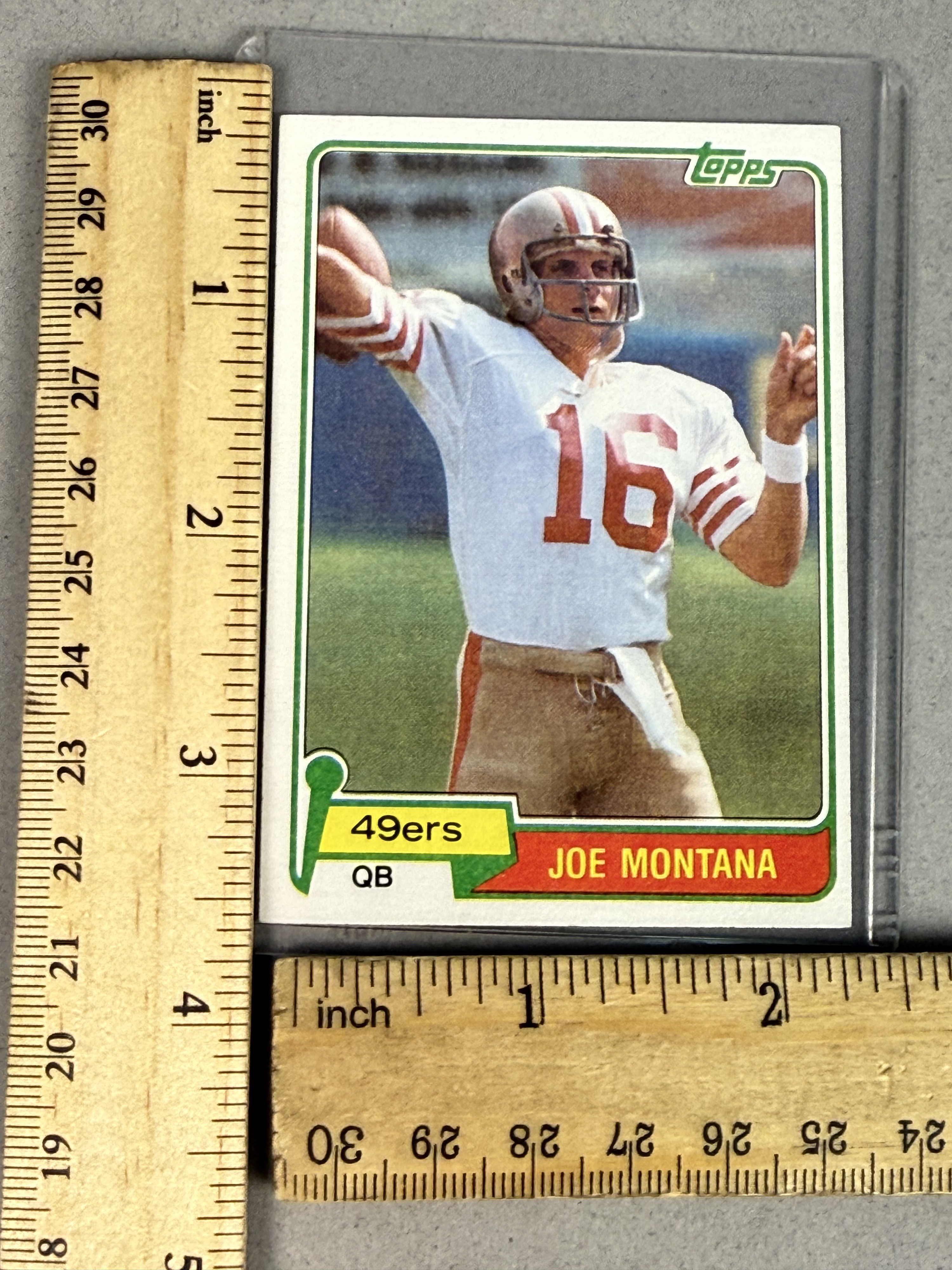 1981 Topps Joe Montana Rookie Card
