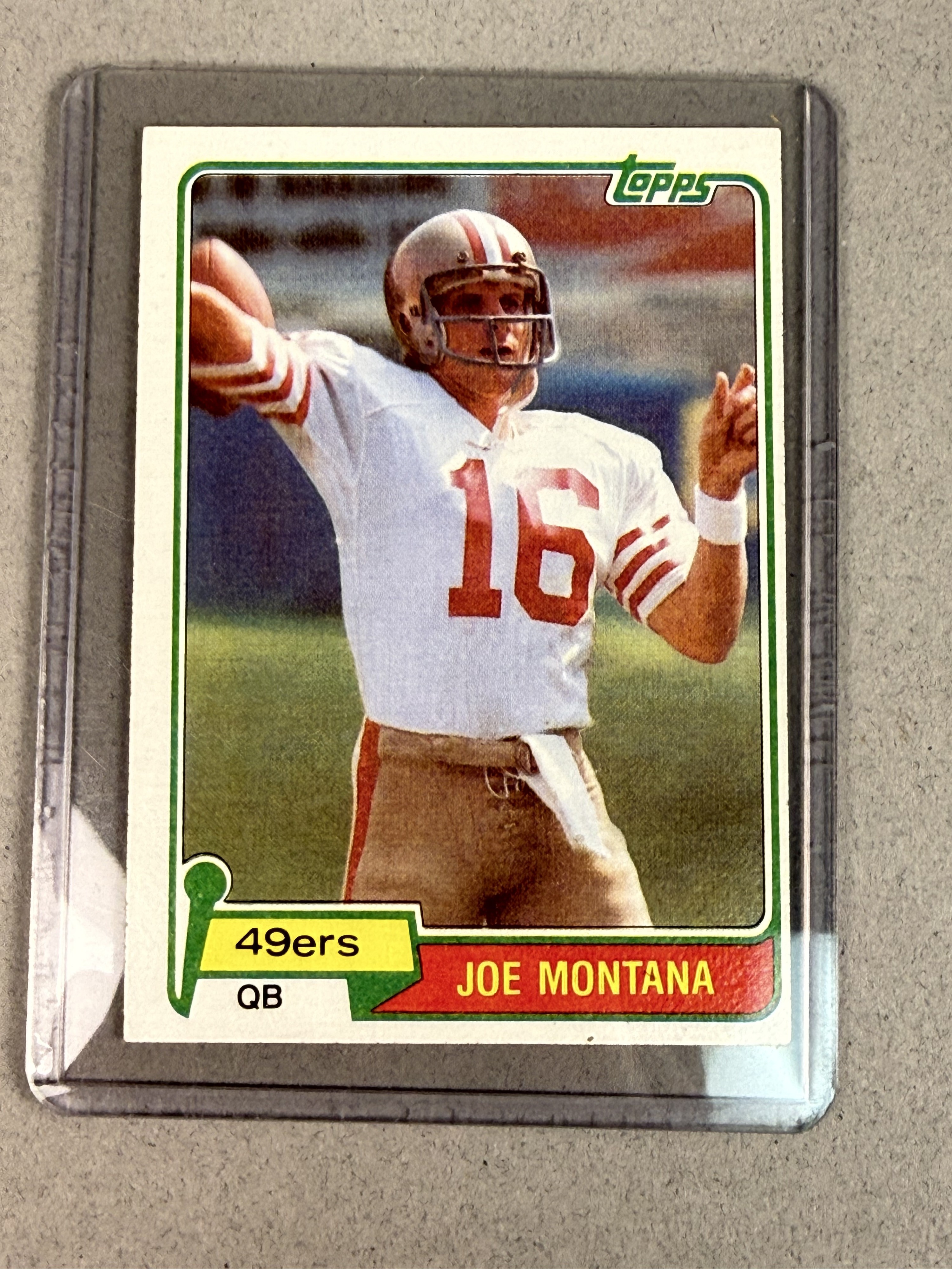 1981 Topps Joe Montana Rookie Card 216
