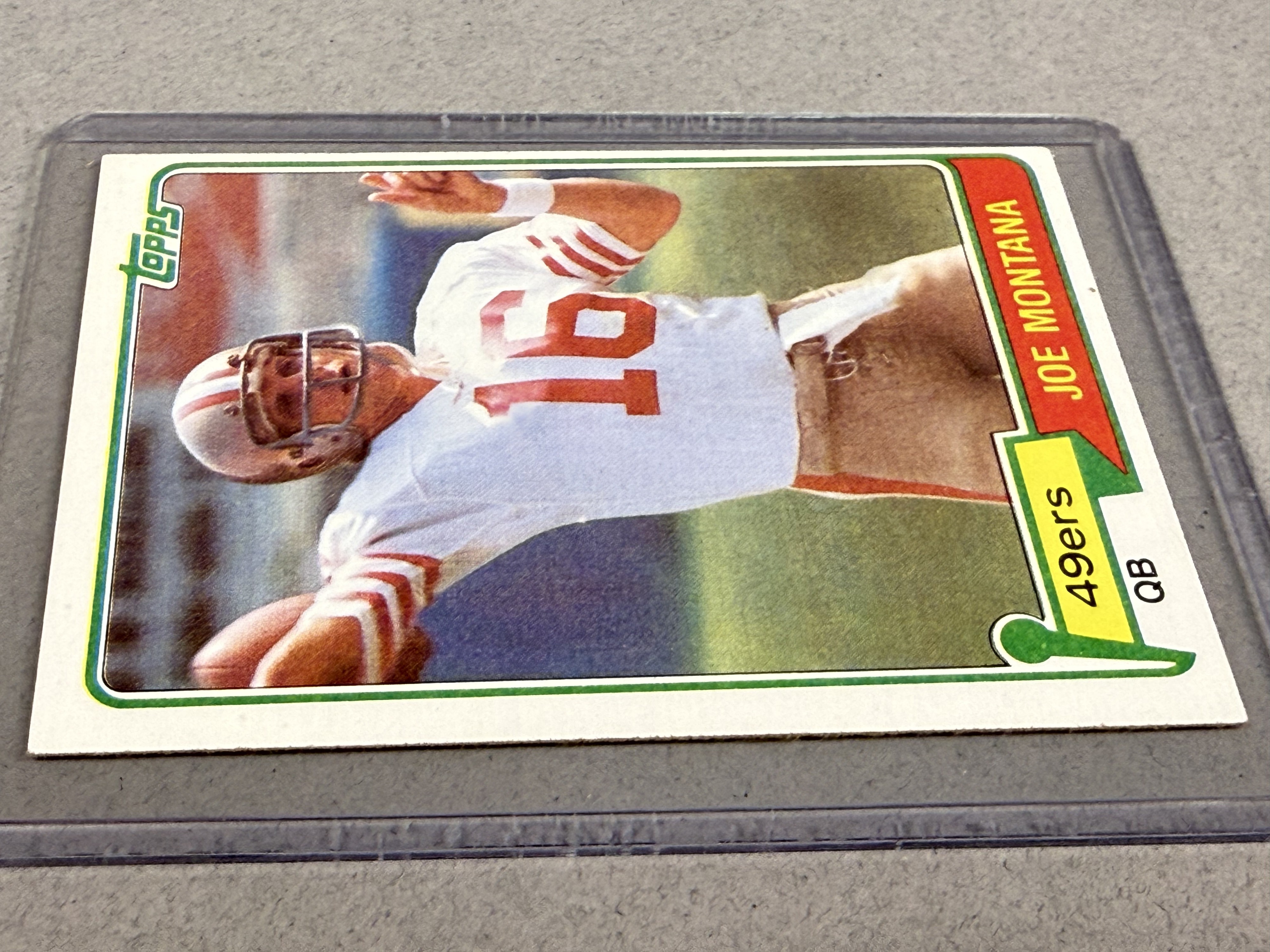 1981 Topps Joe Montana Rookie Card 216