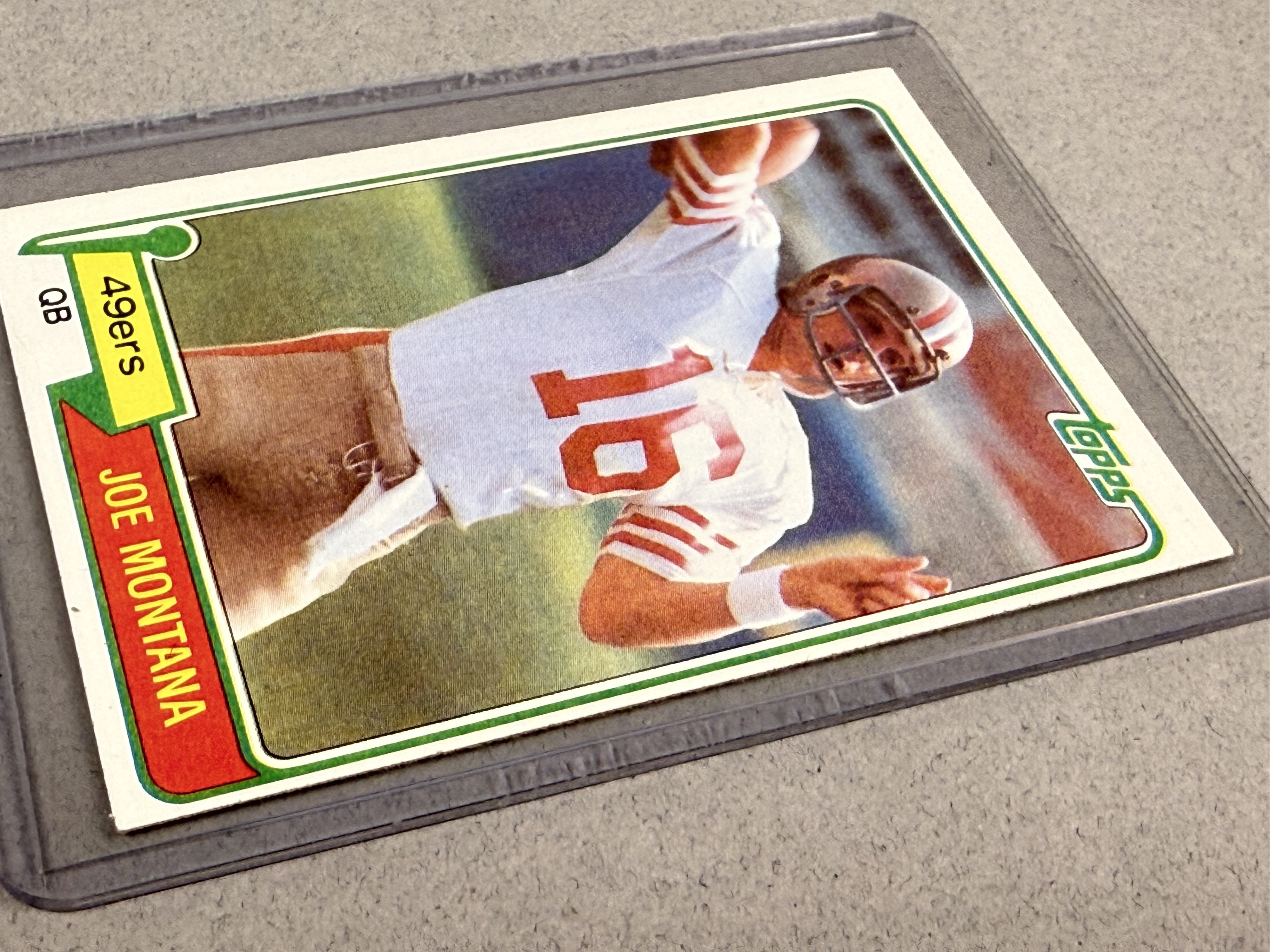 1981 Topps Joe Montana Rookie Card 216
