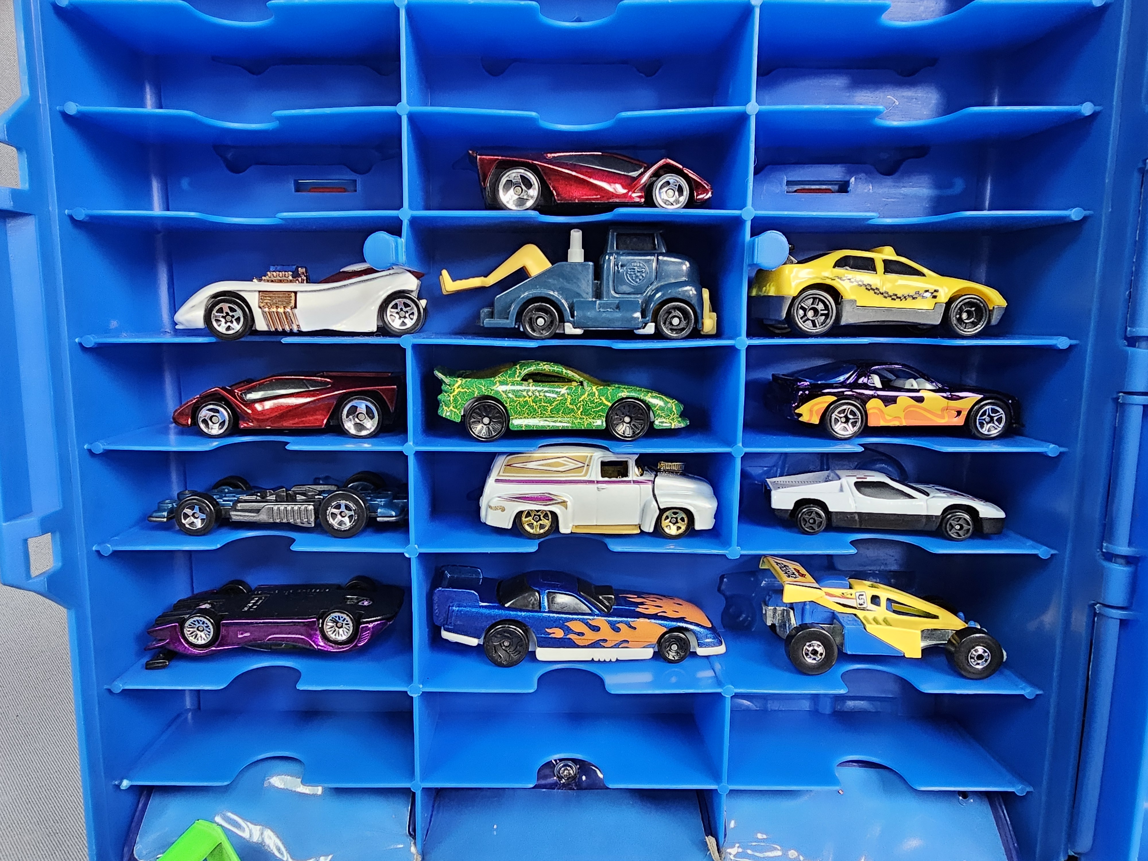 Hot Wheels Rolling Case & Car Collection