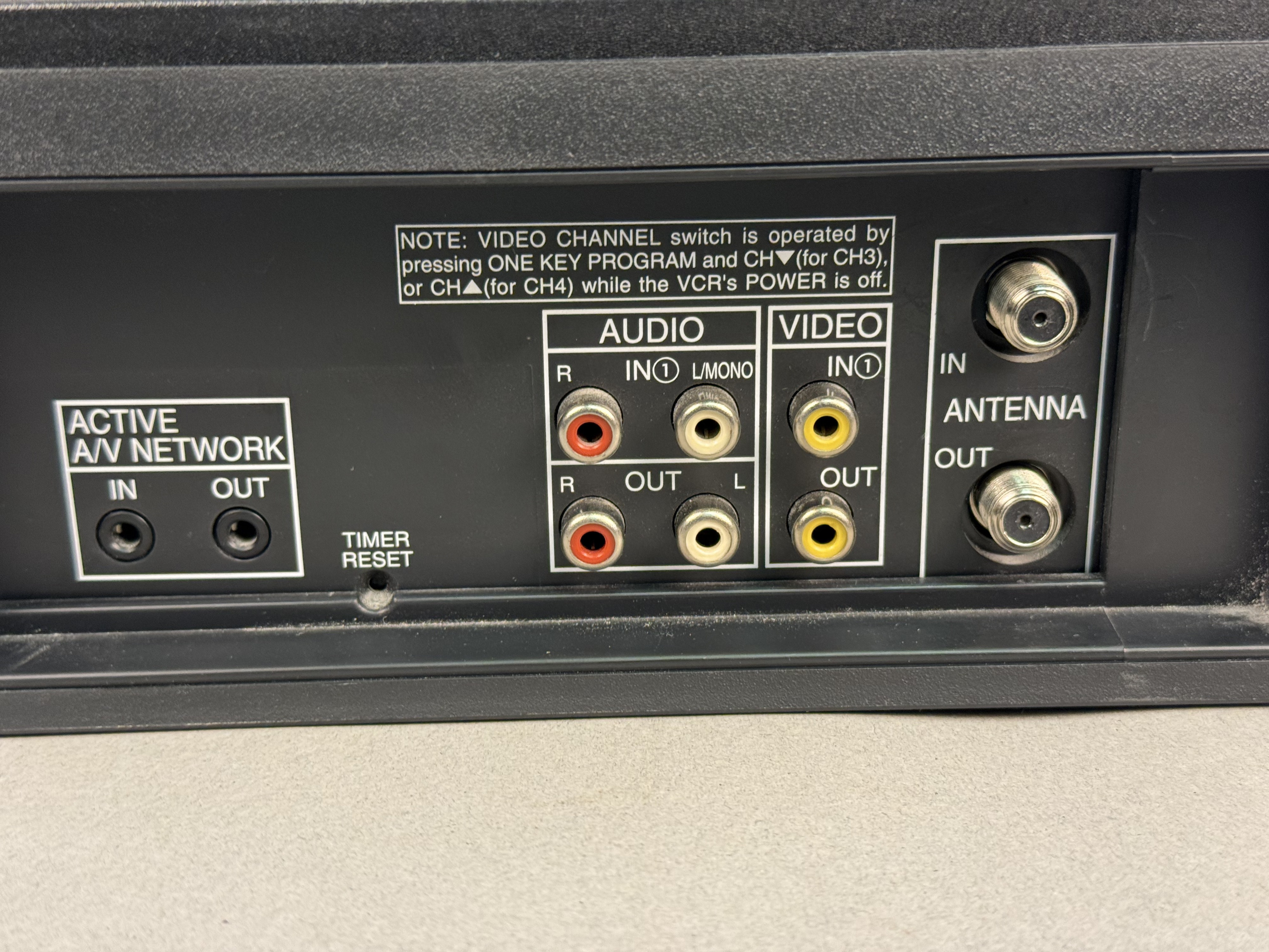 Mitsubishi HS-U520 Stereo VHS VCR
