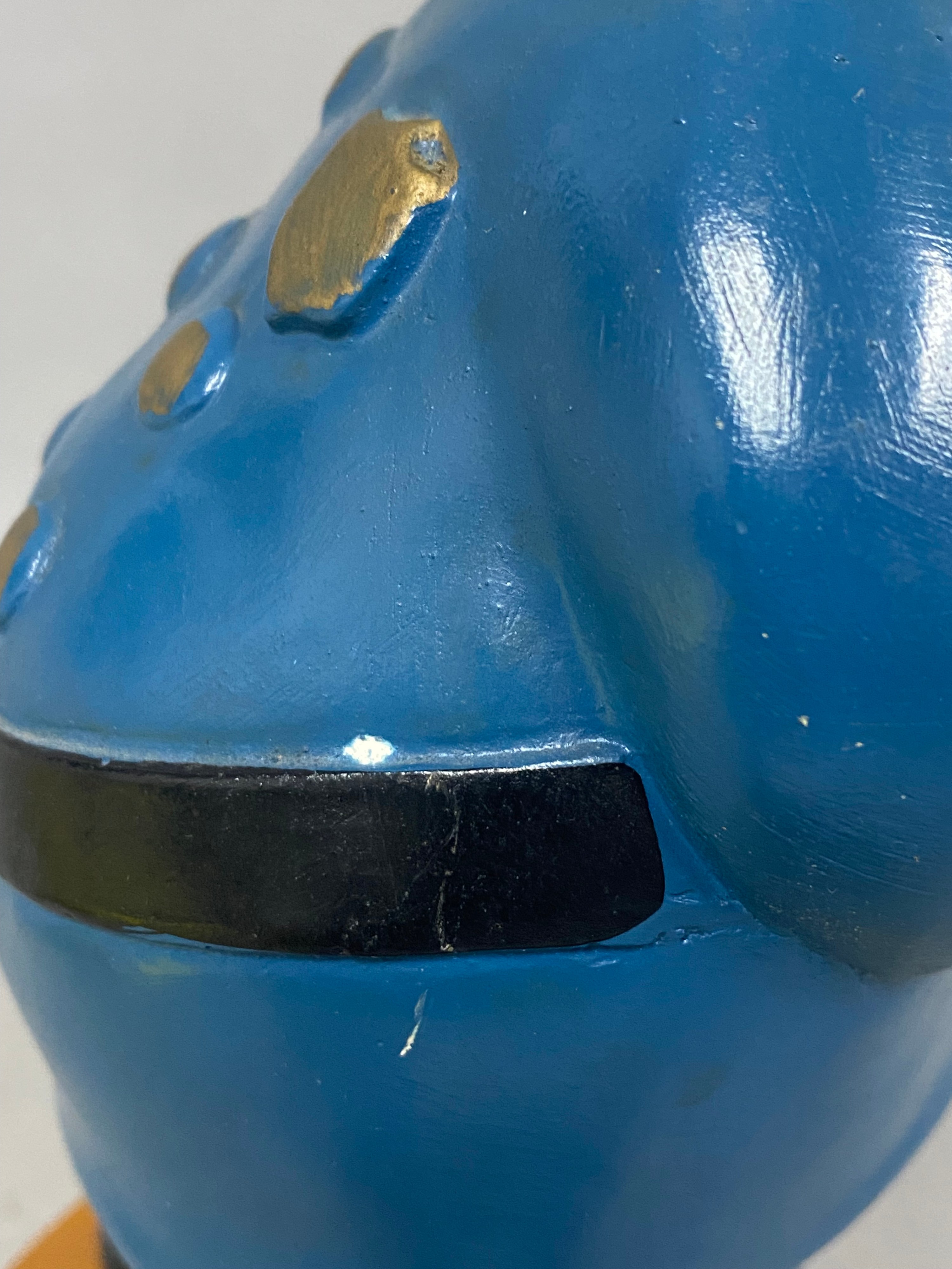 Cop-A-Pretzel Chalkware Policeman Novelty Pretzel Holder