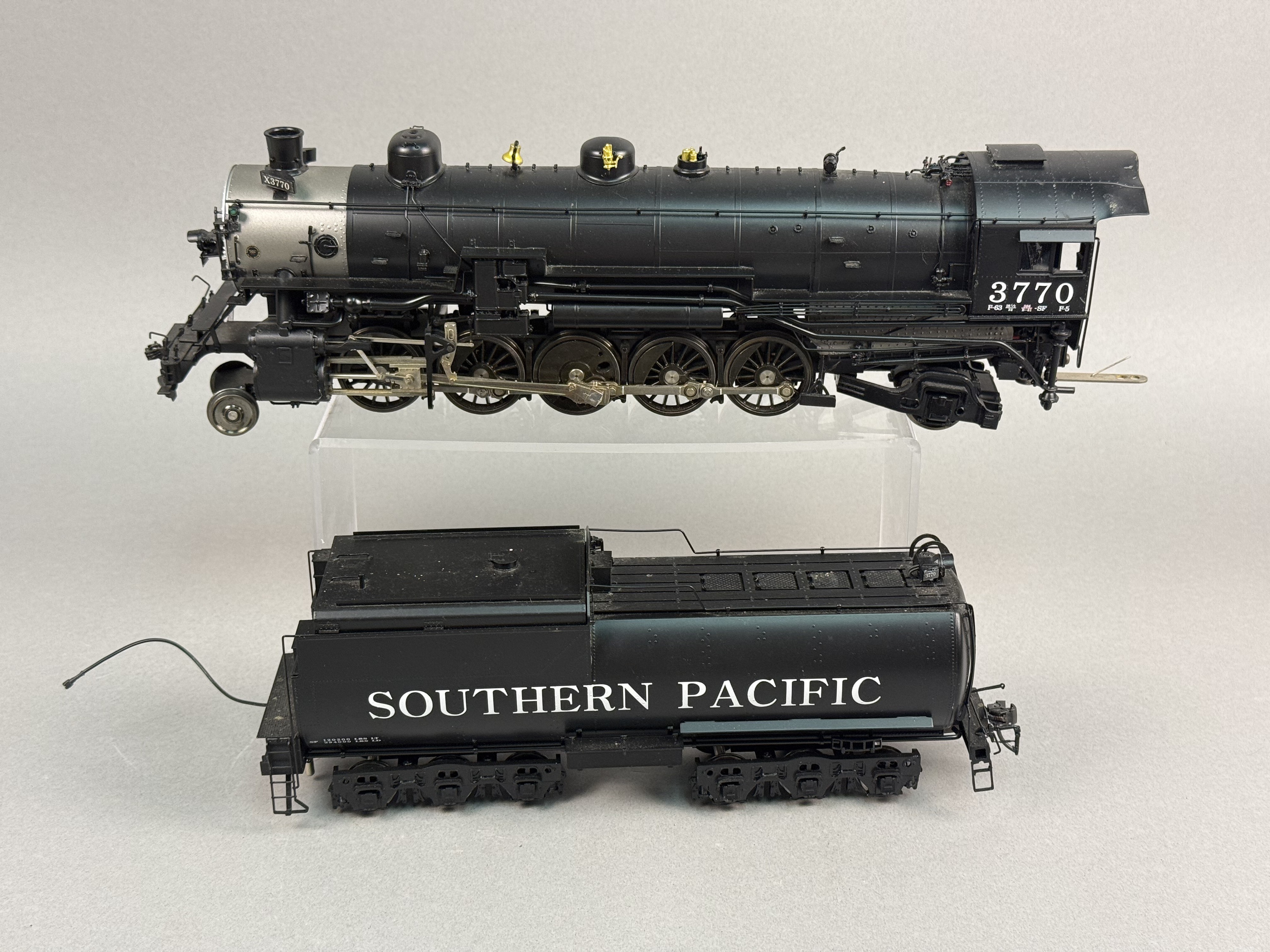 Southern Pacific 3770 Santa Fe Locomotive & Tender