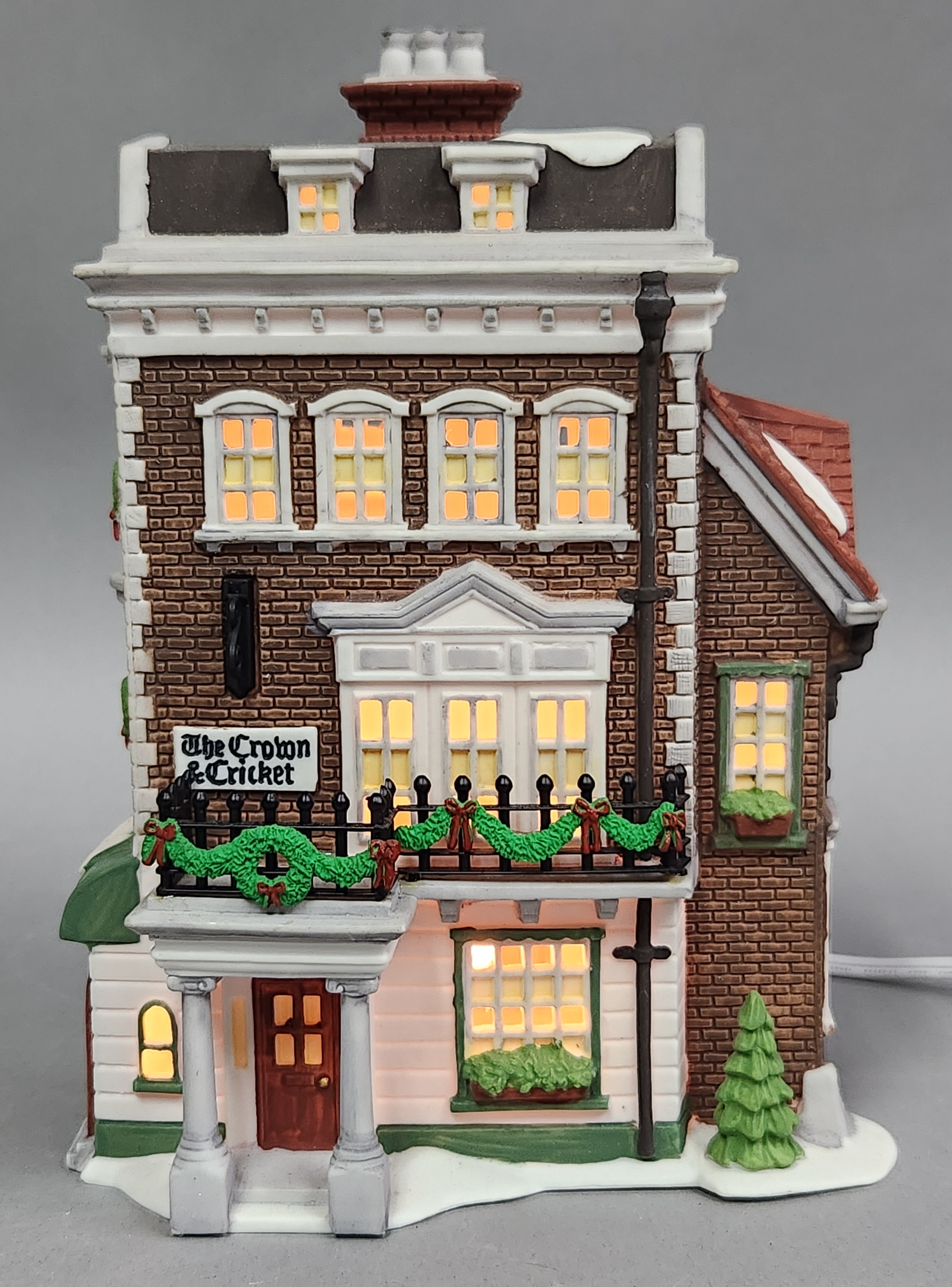 Department 56 Crown & Cricket Inn