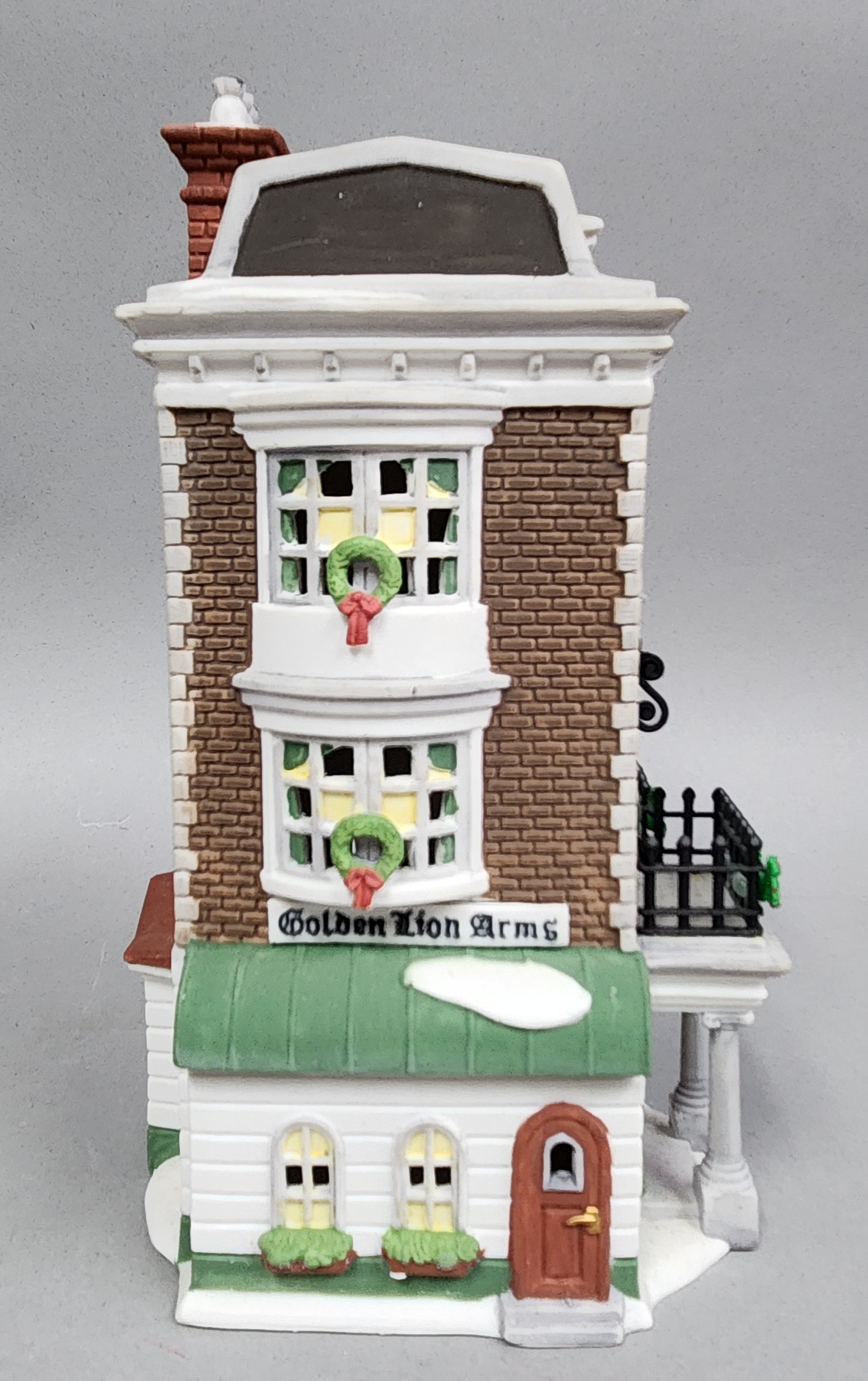 Department 56 Crown & Cricket Inn