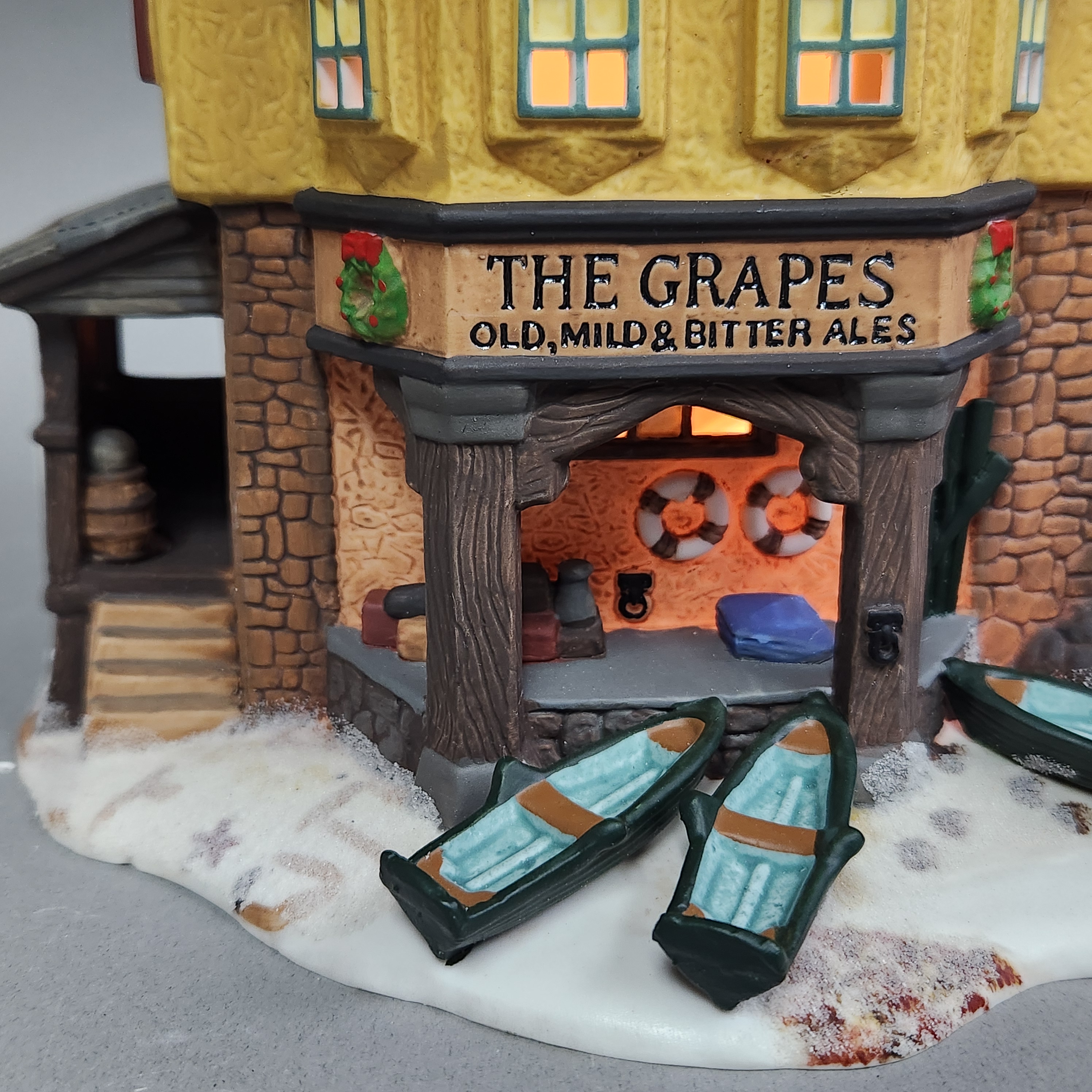 Department 56 Grapes Inn