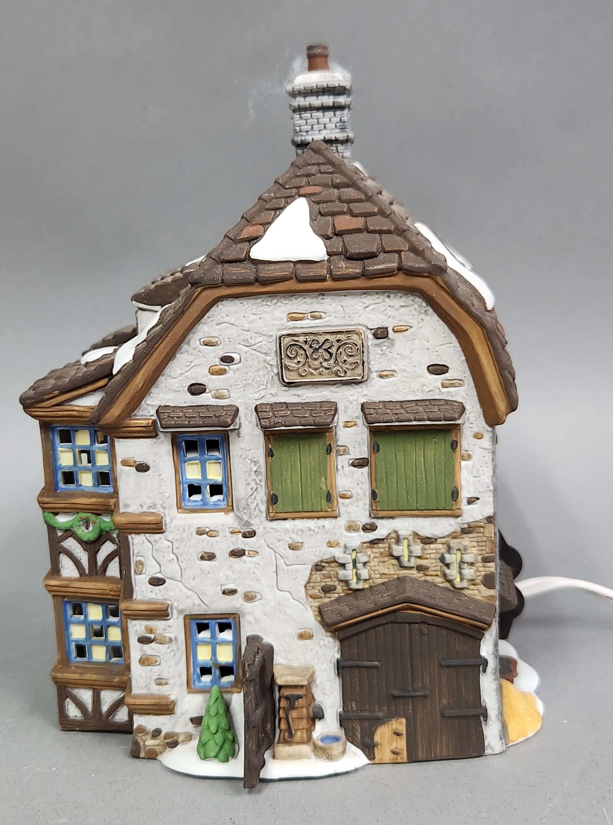Department 56 Sir John Falstaff Inn
