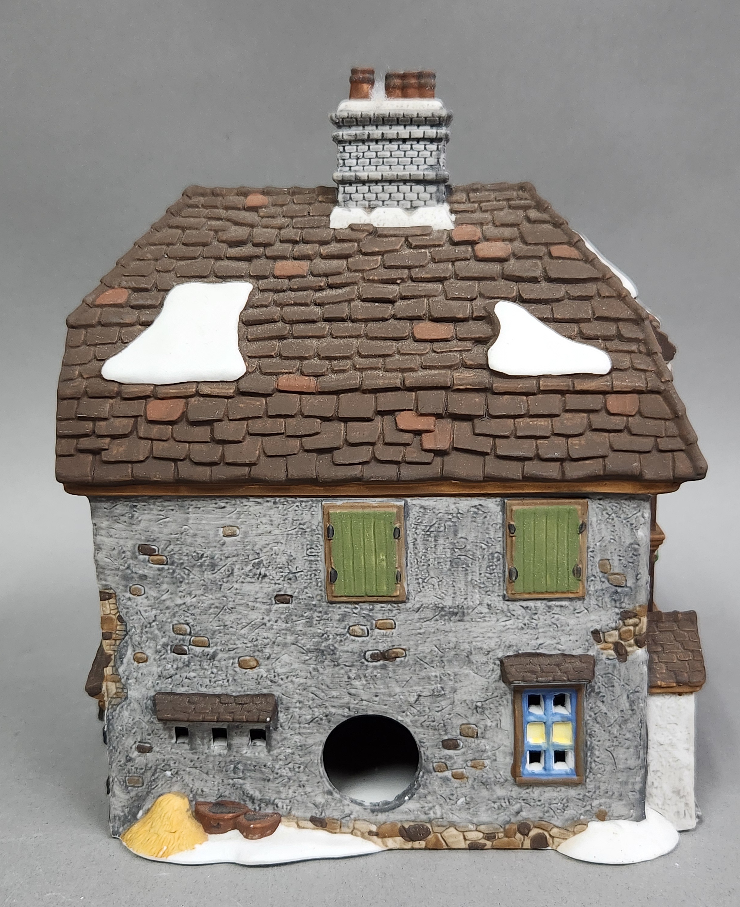Department 56 Sir John Falstaff Inn