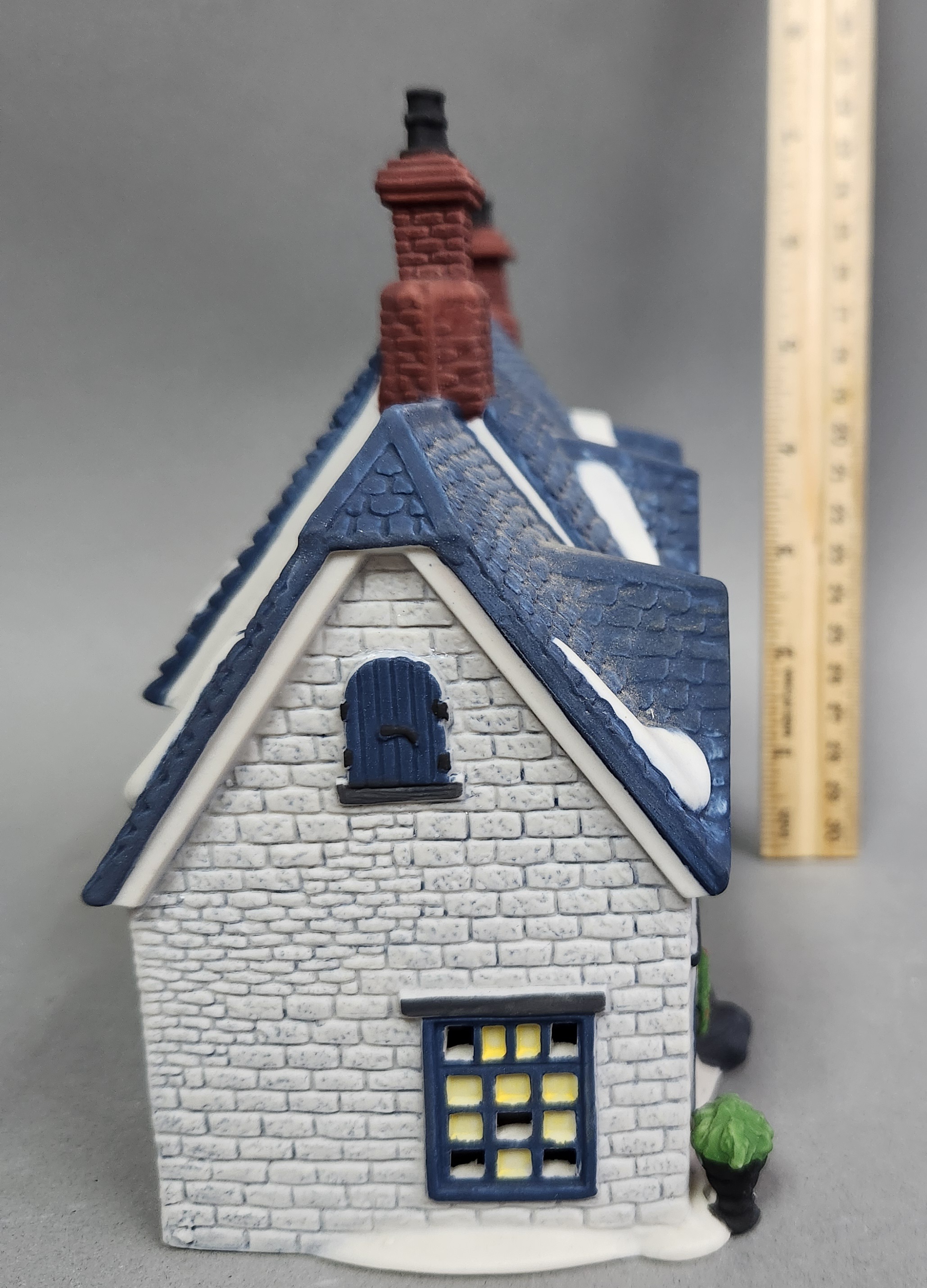 Department 56 Brownlow House